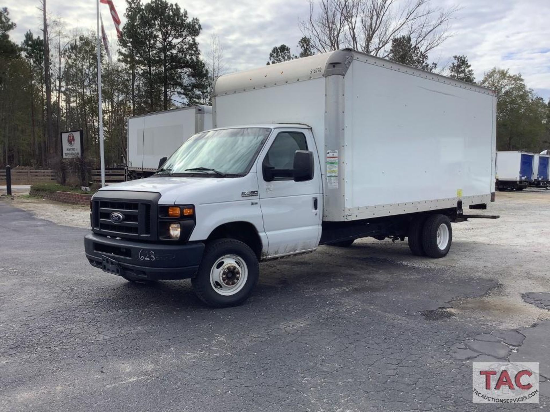 2015 Ford E-350 Box Truck