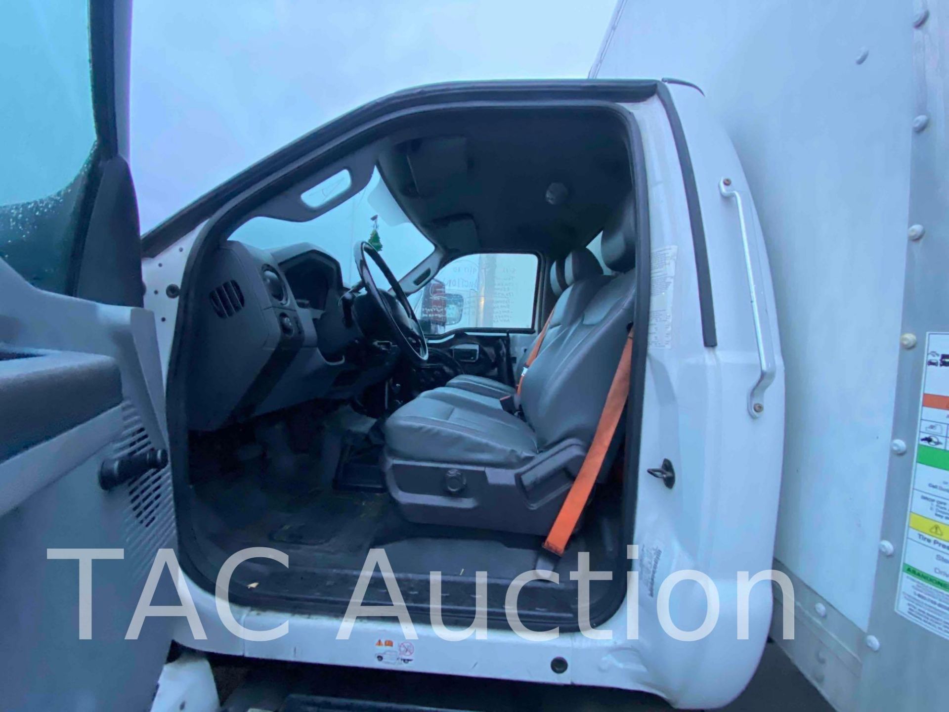 2015 Ford F-750 26ft Box Truck - Image 23 of 198