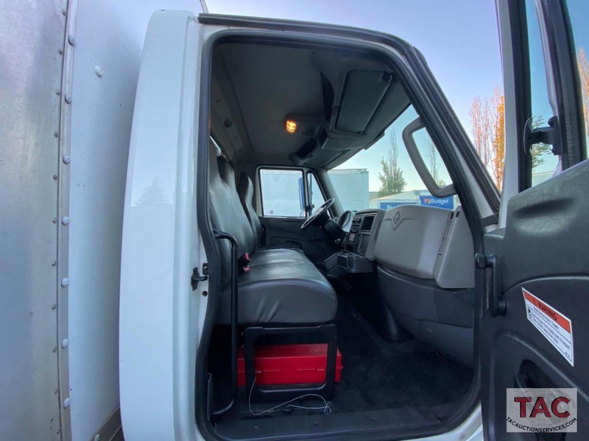 2015 International Durastar 4300 Box Truck - Image 33 of 99