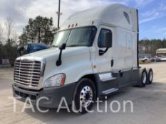 2014 Freightliner Cascadia Sleeper Truck