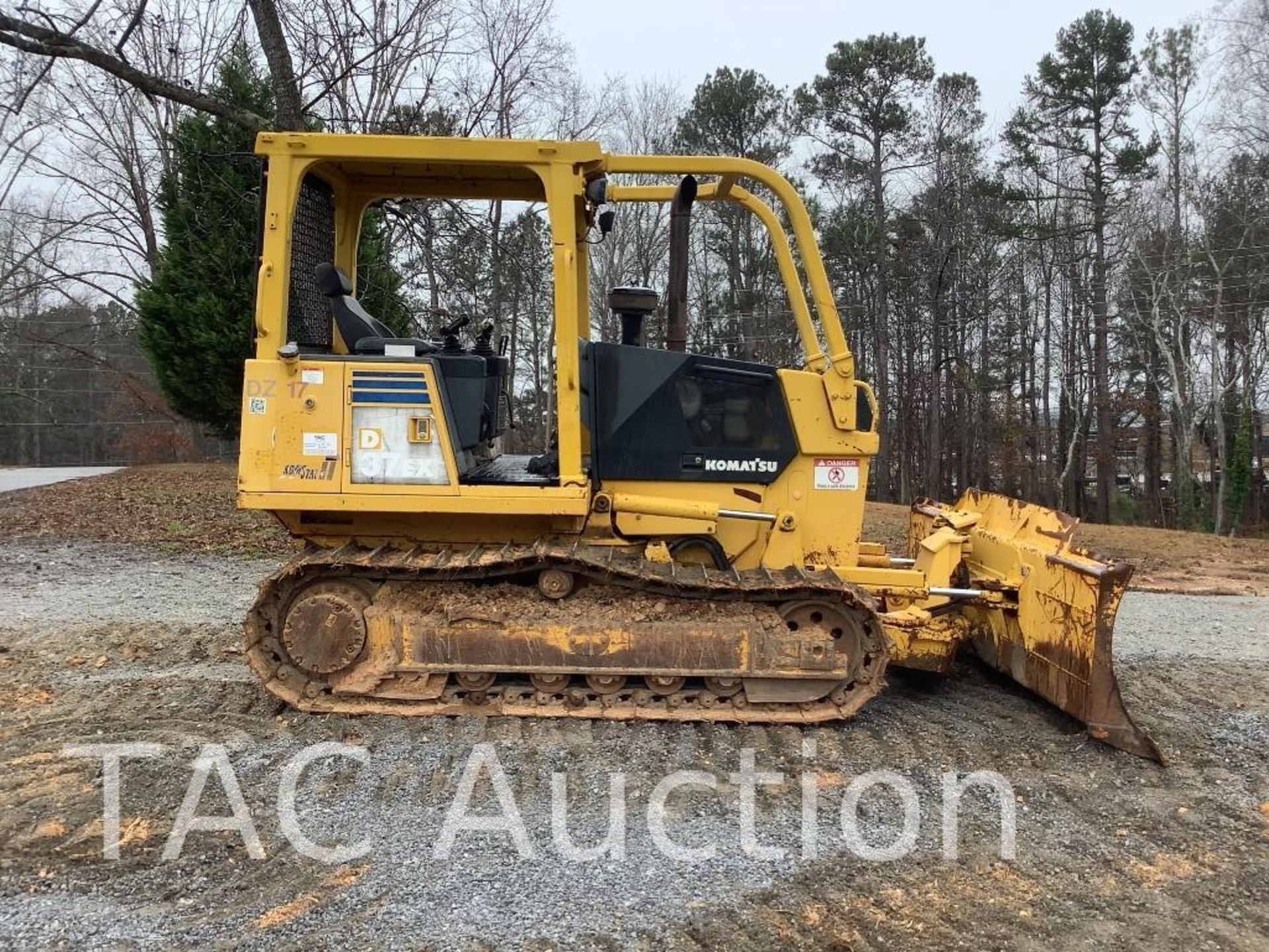 Komatsu D37EX-21 Crawler Dozer - Image 4 of 41