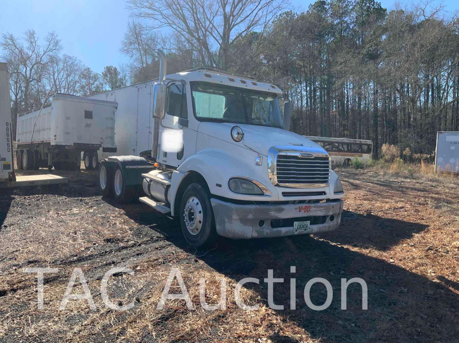 2007 Freightliner Columbia Day Cab