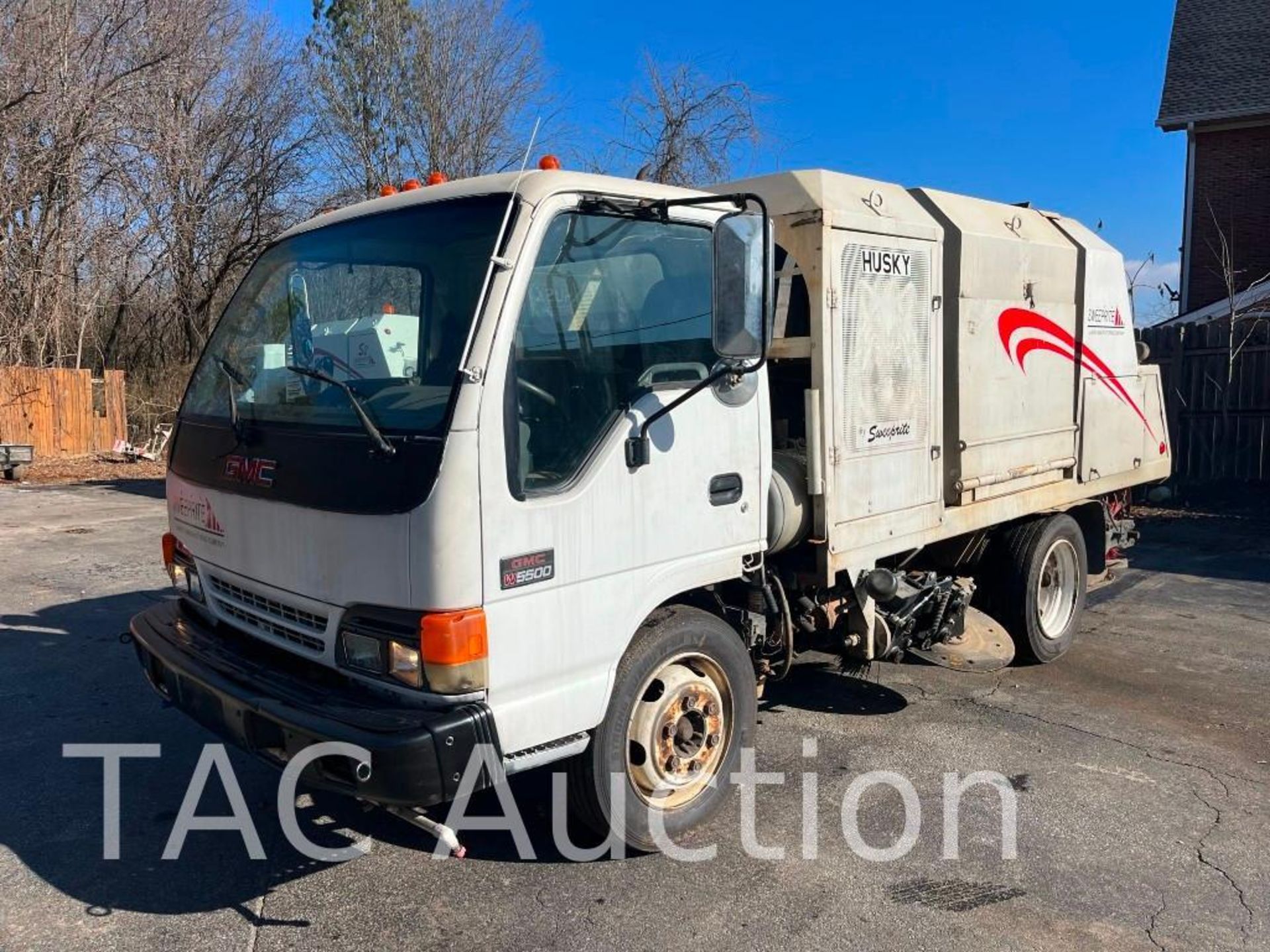 2005 GMC W5500 Sweeper Truck