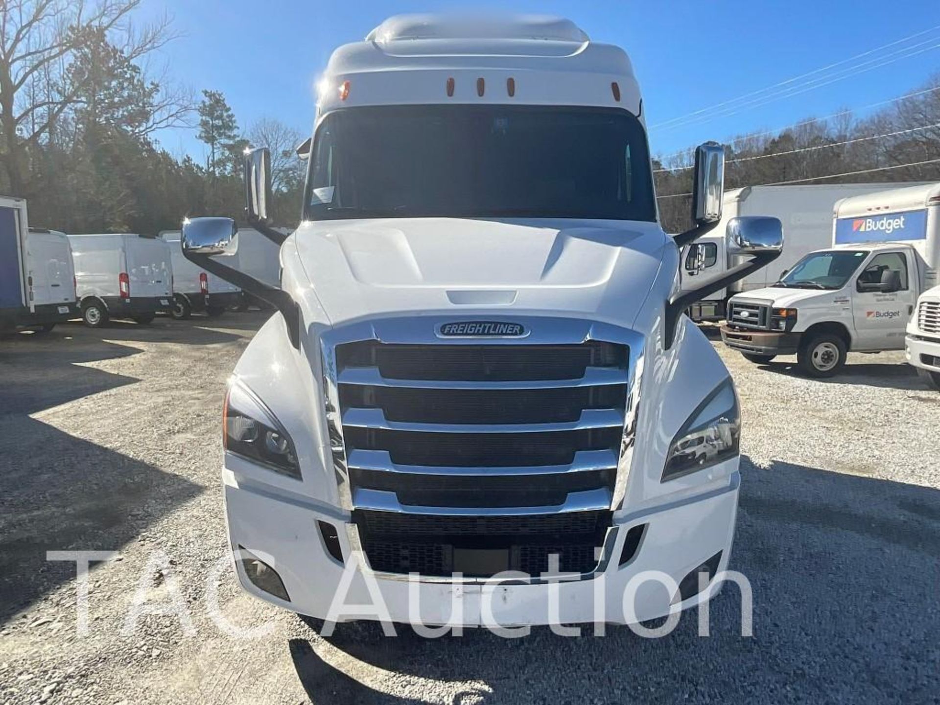 2019 Freightliner Cascadia Sleeper Truck - Image 2 of 59