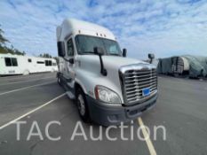 2016 Freightliner Cascadia 125 Sleeper Truck