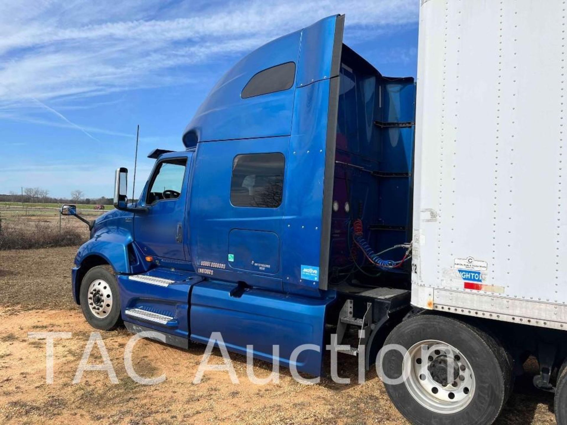 2020 International LT Sleeper Truck - Image 8 of 42