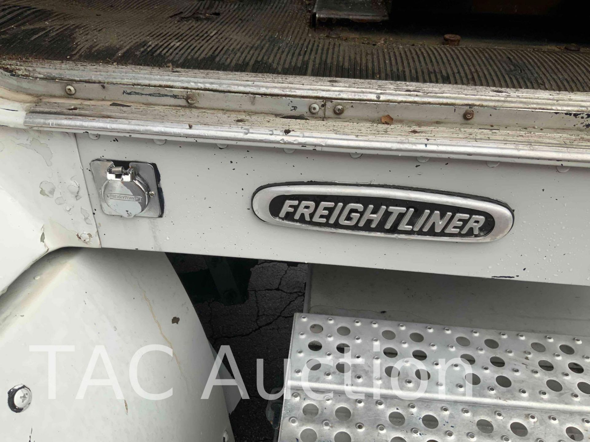 1997 Freightliner FLD Day Cab - Image 27 of 76