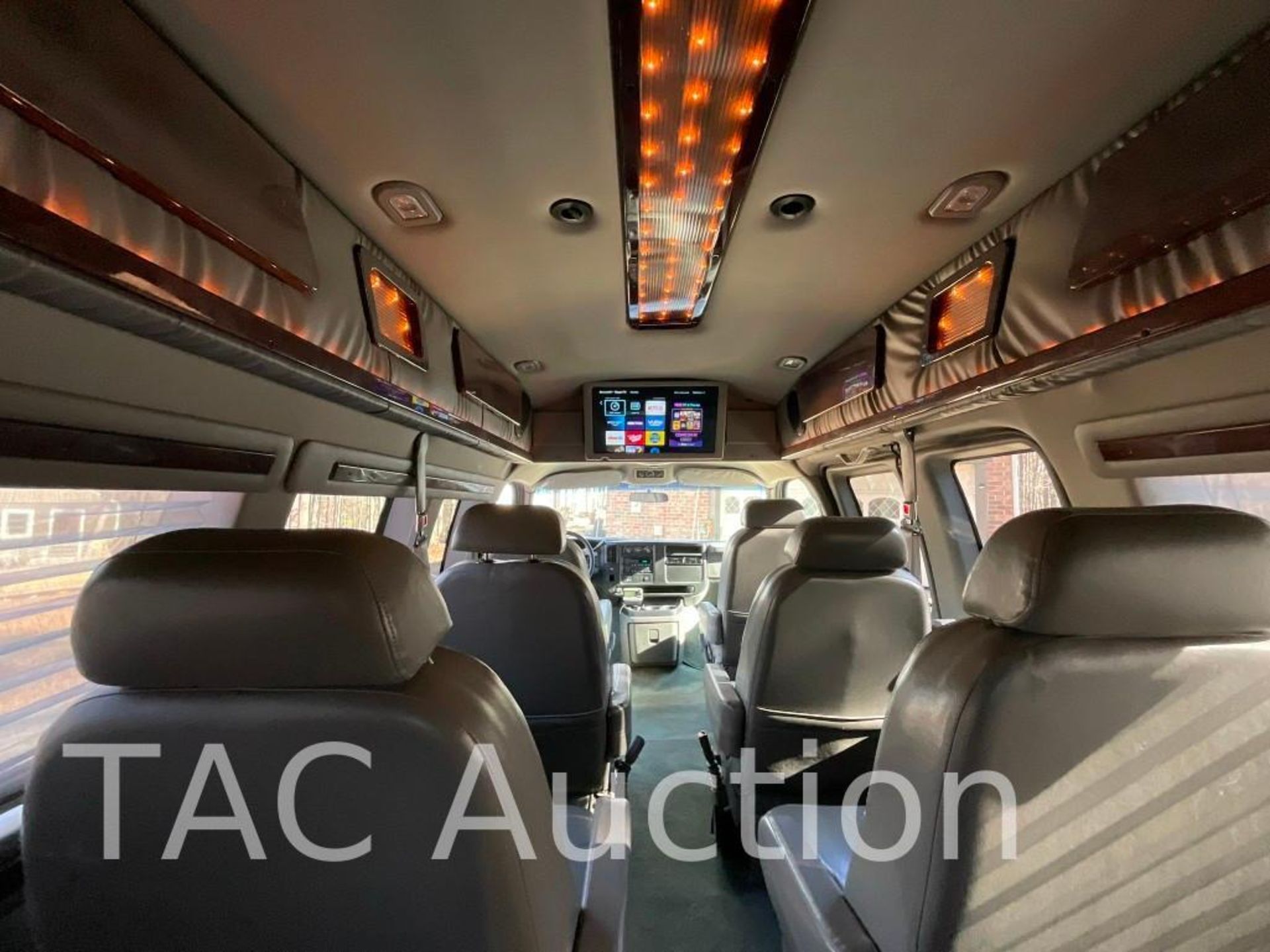 2004 Chevrolet Express 3500 (9) Passenger Conversion Van - Image 27 of 43