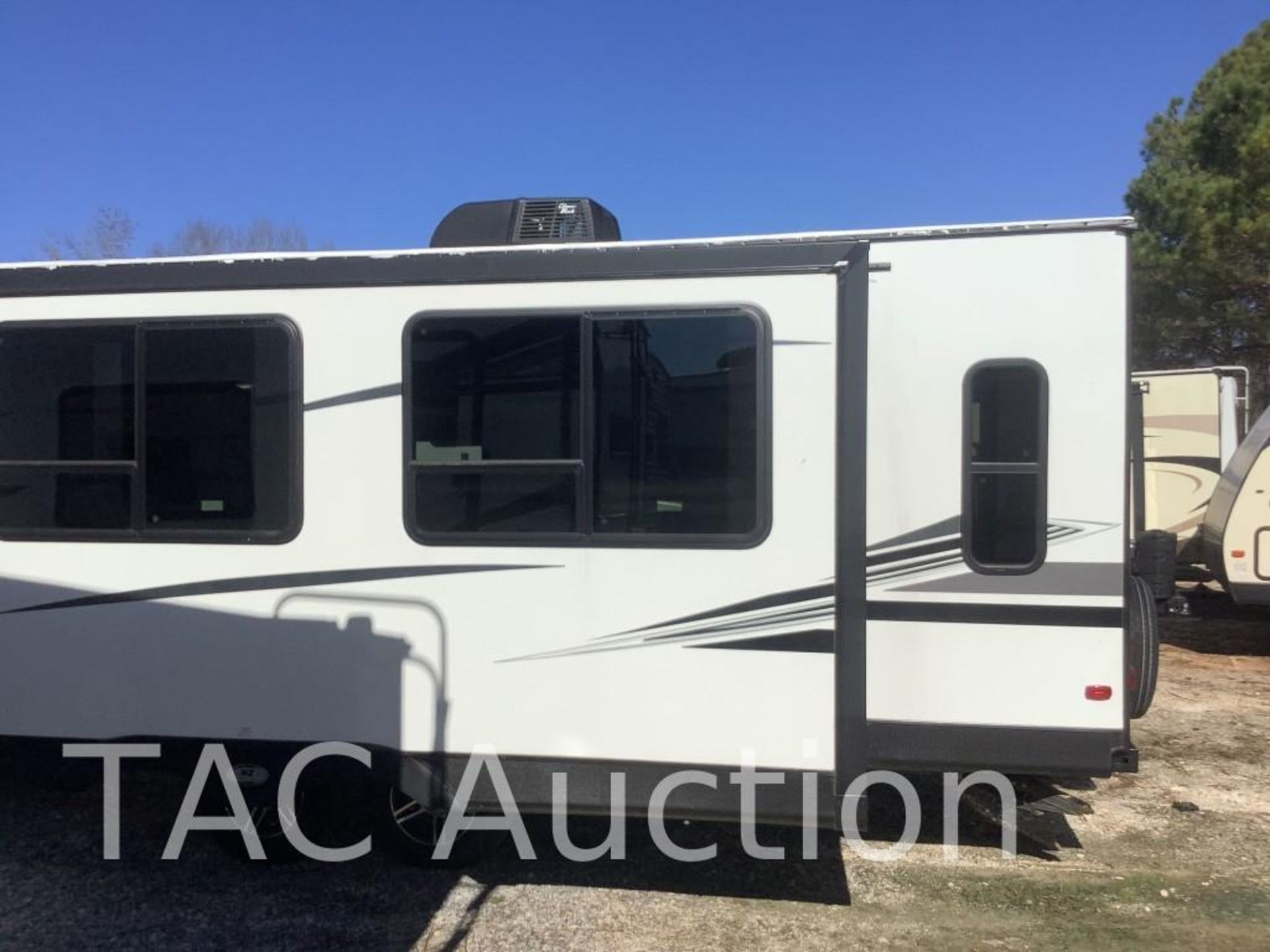 2021 KZ-RV Connect C281RLSE 32ft Bumper Pull Camper - Image 6 of 94