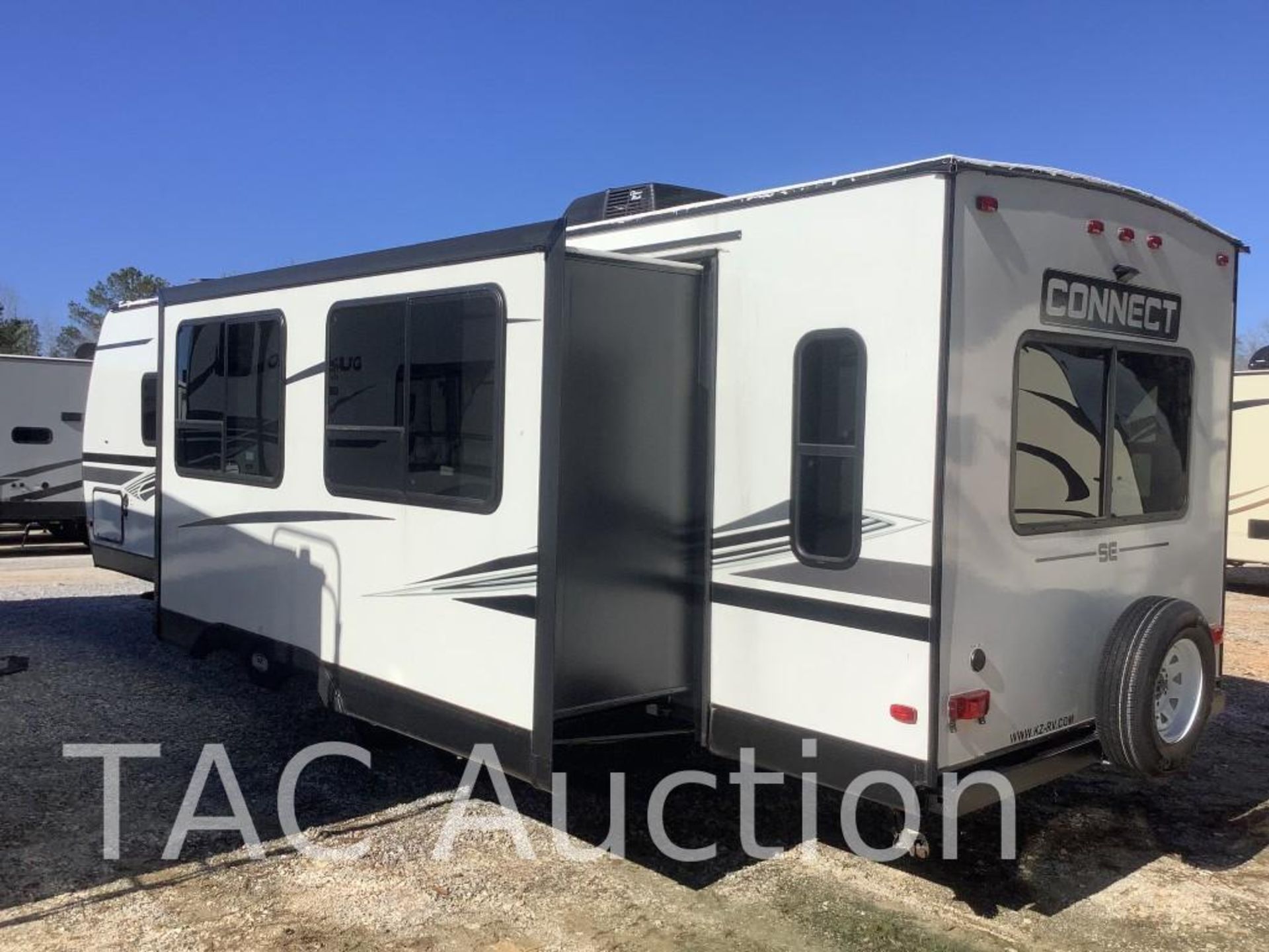 2021 KZ-RV Connect C281RLSE 32ft Bumper Pull Camper - Image 7 of 94