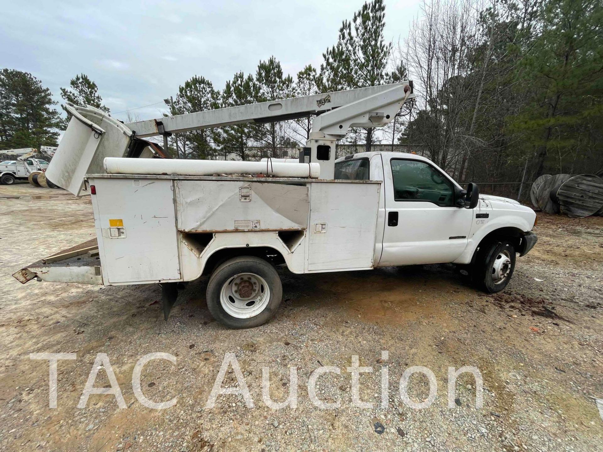 2000 Ford F450 Super Duty Bucket Truck - Image 12 of 68