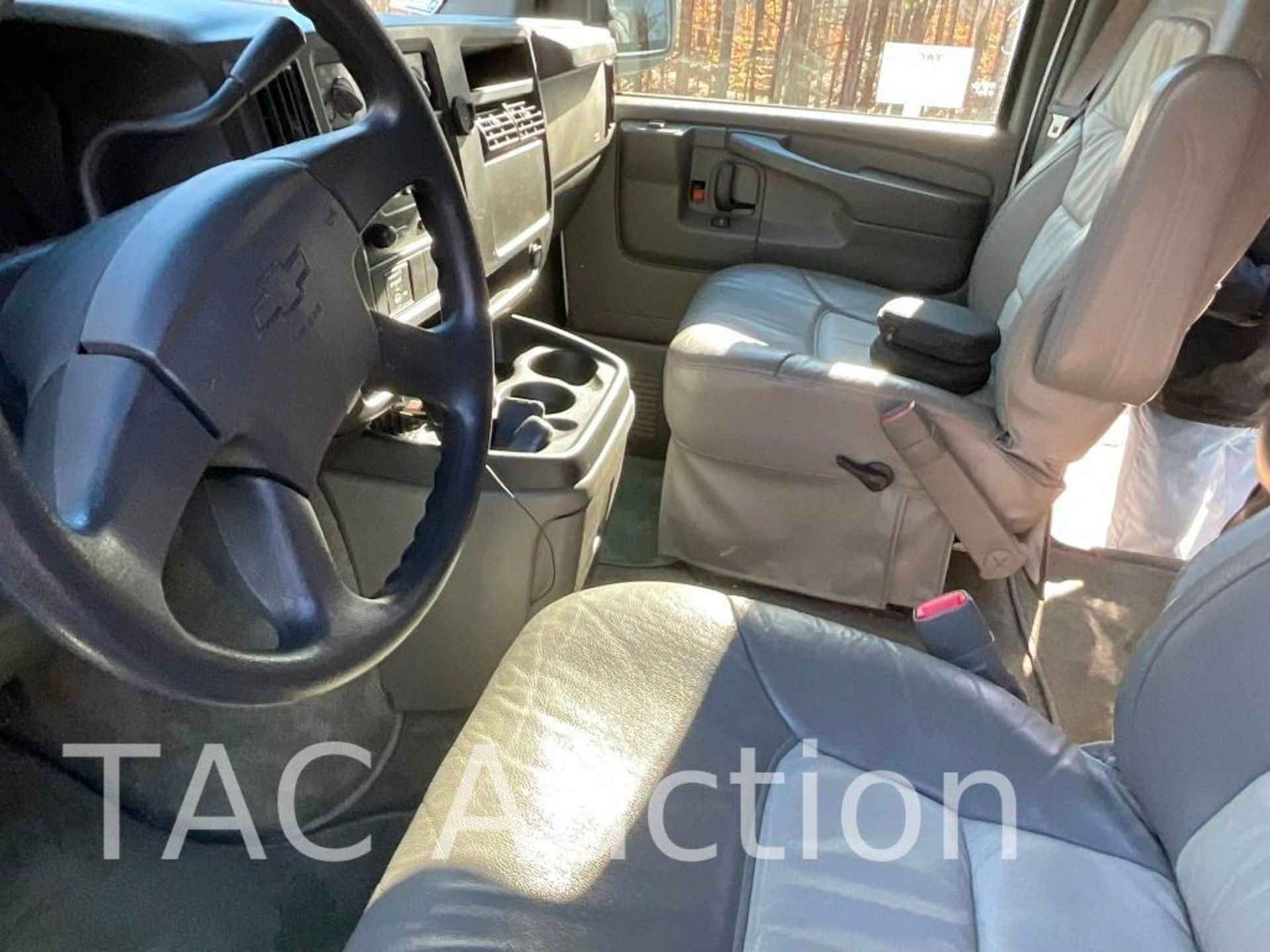 2004 Chevrolet Express 3500 (9) Passenger Conversion Van - Image 6 of 43