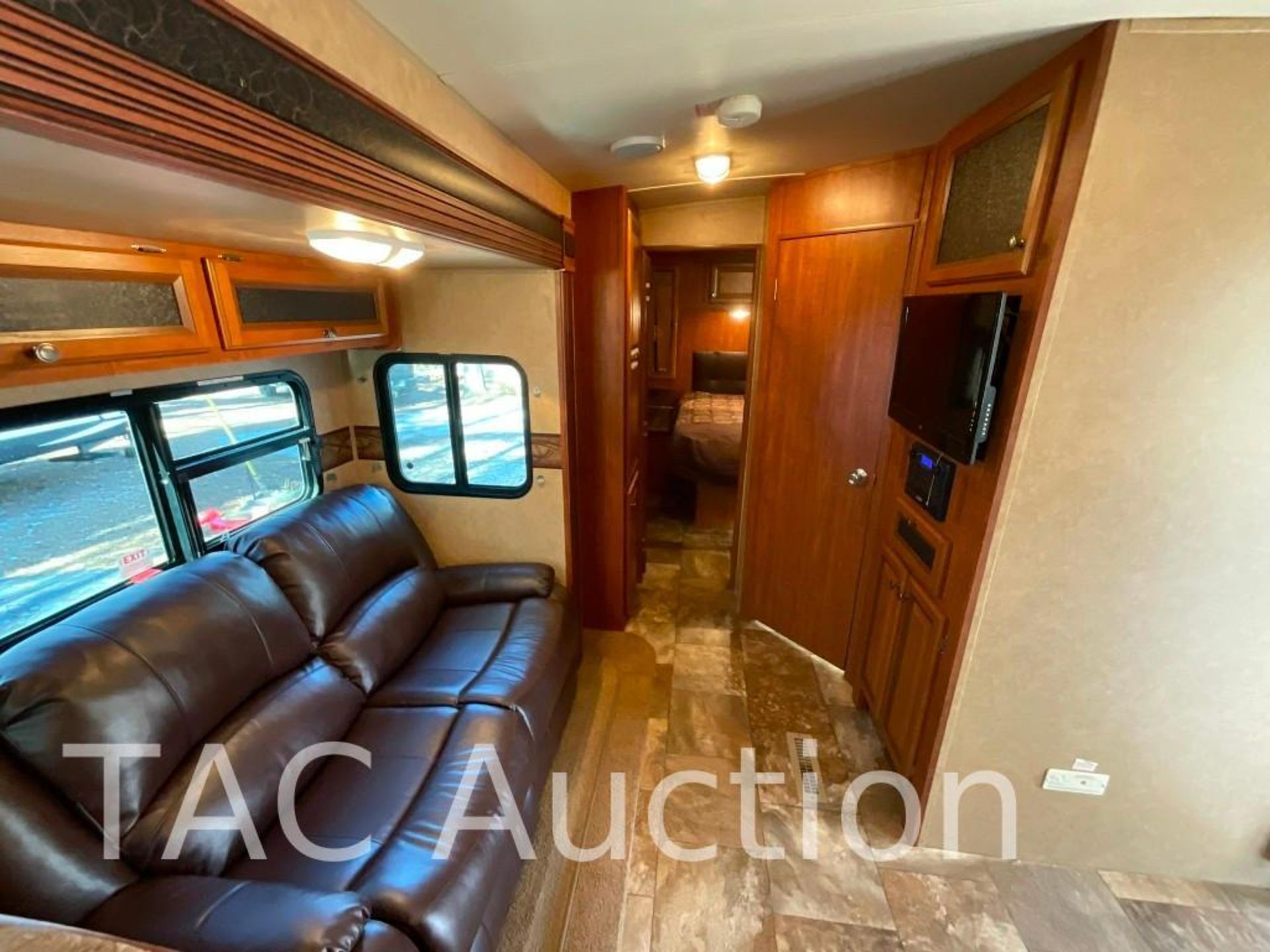 2013 Jayco Eagle 334RBTS 34ft Pull Behind Camper - Image 23 of 72