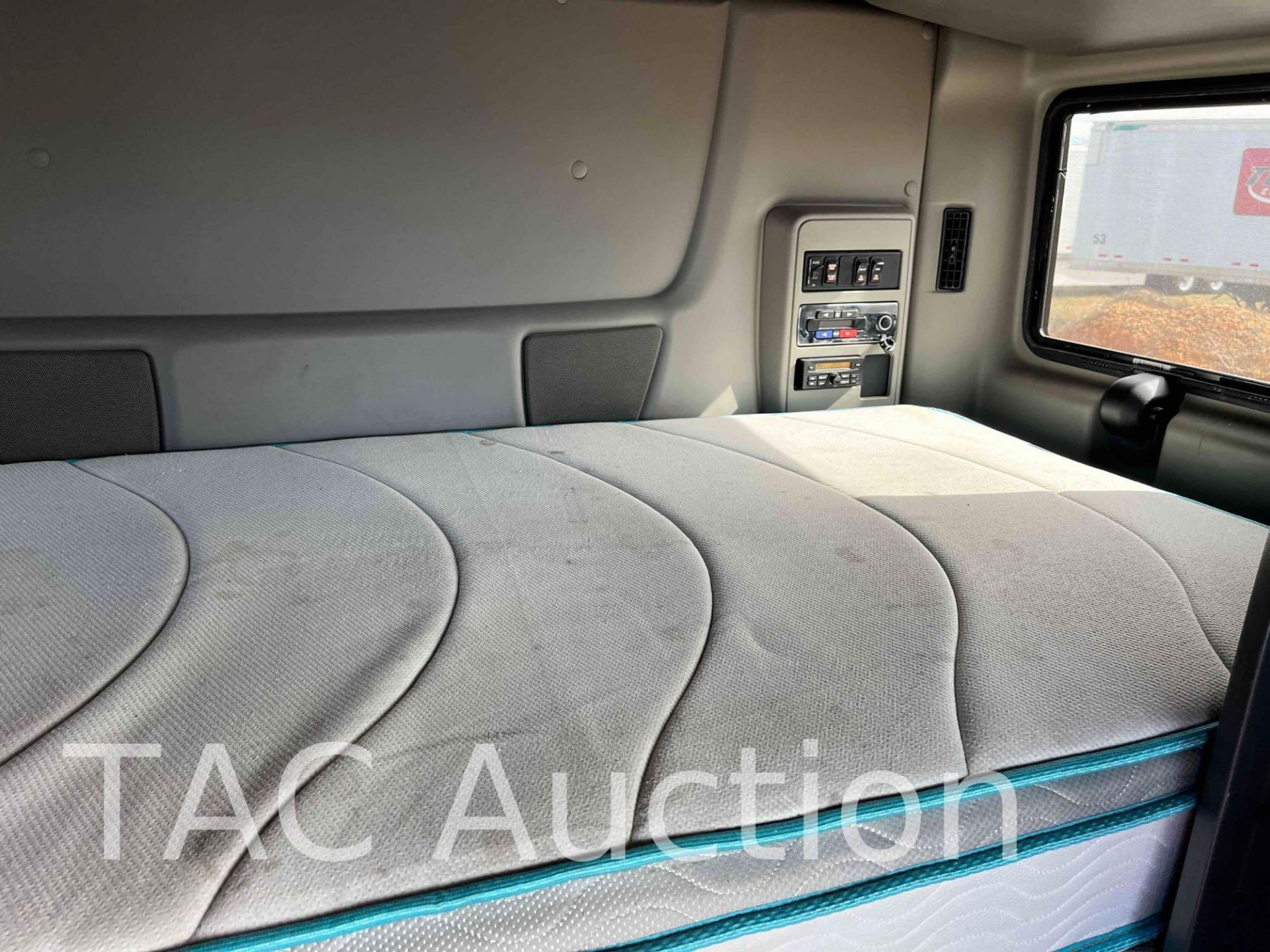 2020 International LT Sleeper Truck - Image 23 of 42