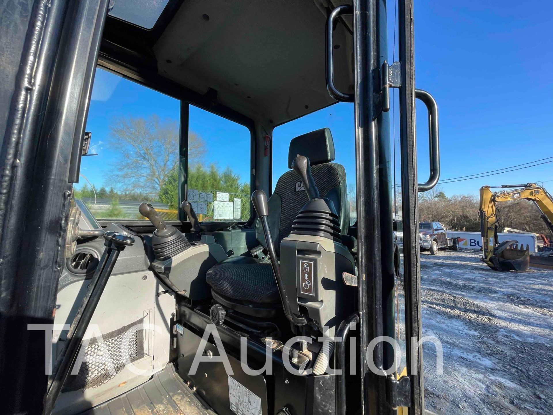 2016 Caterpillar 305 E2 Mini Excavator - Image 15 of 47