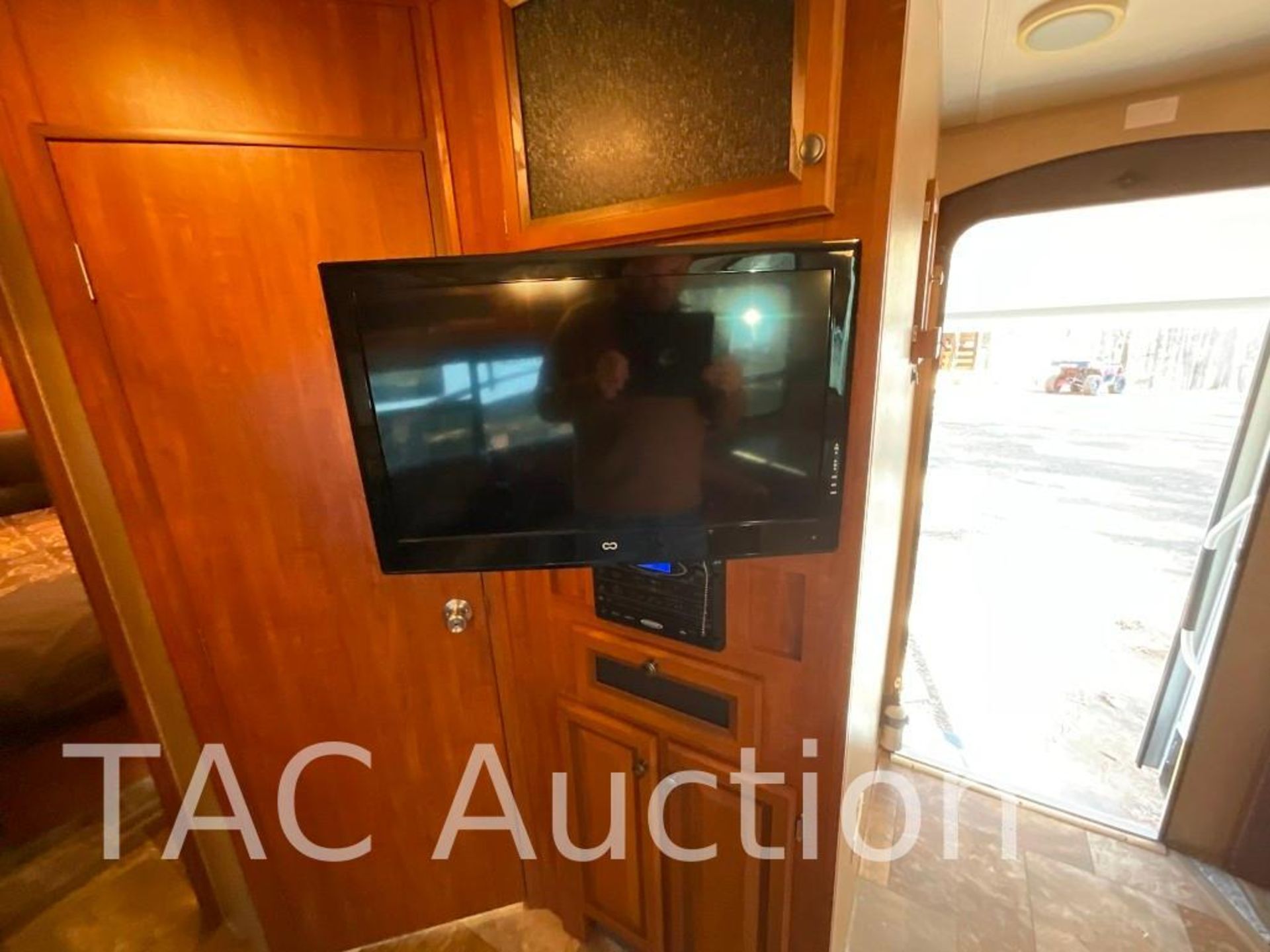 2013 Jayco Eagle 334RBTS 34ft Pull Behind Camper - Image 33 of 72