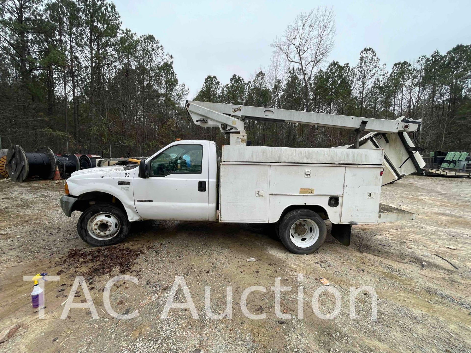 2000 Ford F450 Super Duty Bucket Truck - Image 8 of 68