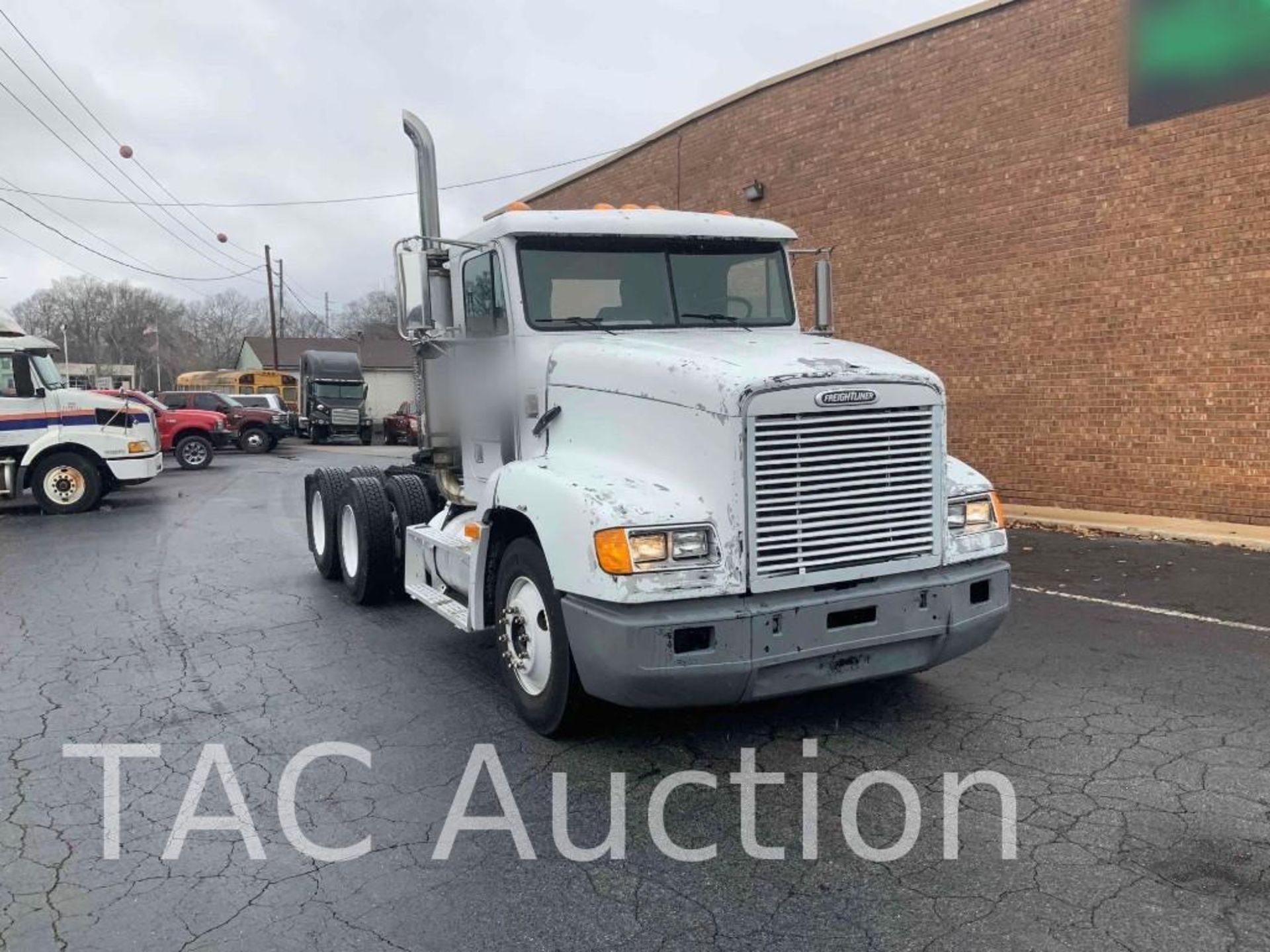 1997 Freightliner FLD Day Cab - Image 3 of 76