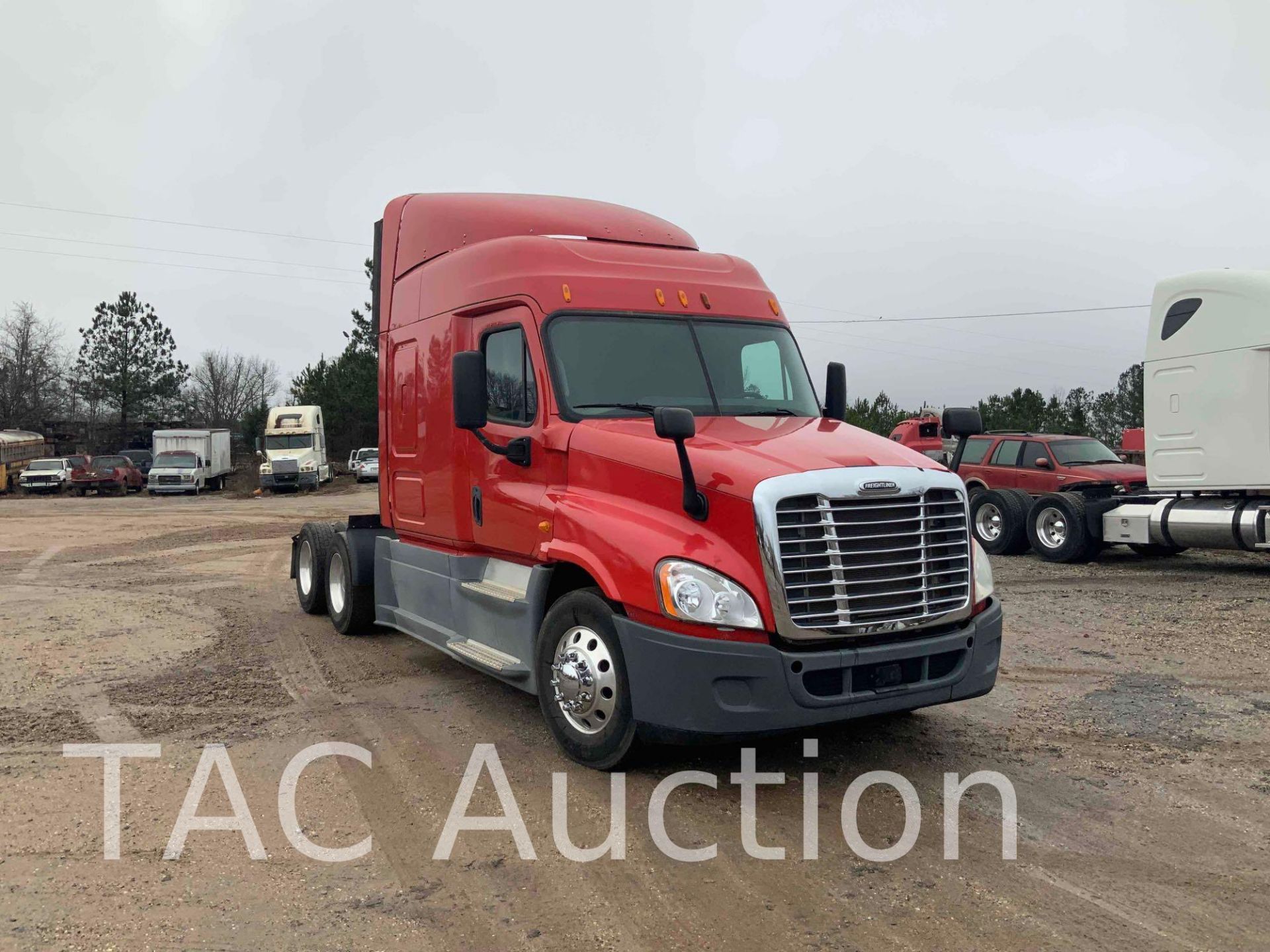 2014 Freightliner Cascadia Sleeper Truck - Image 3 of 52