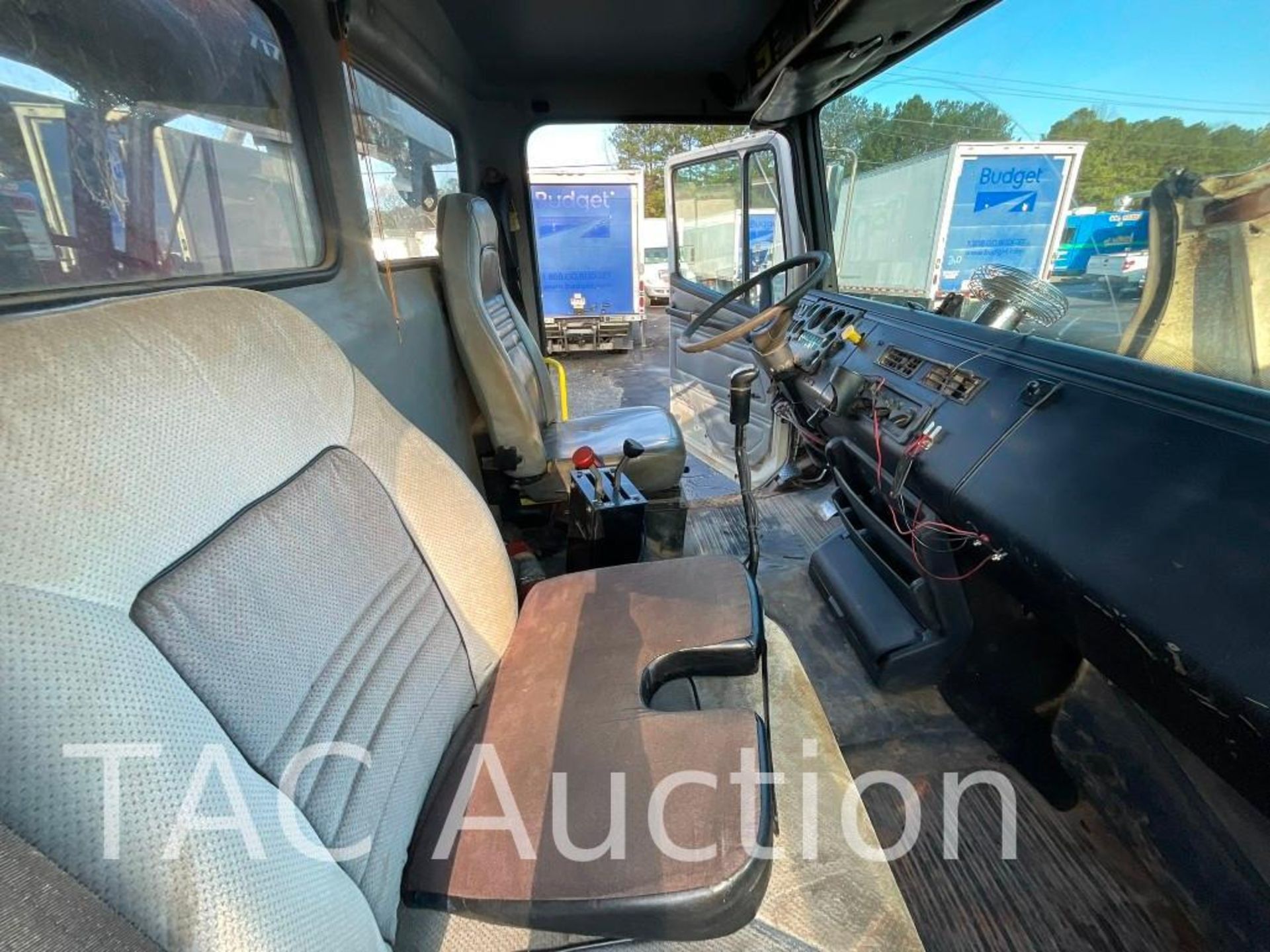 2001 Freightliner FL112 Roll-Off Truck W/ 20yd Dumpster - Image 31 of 68