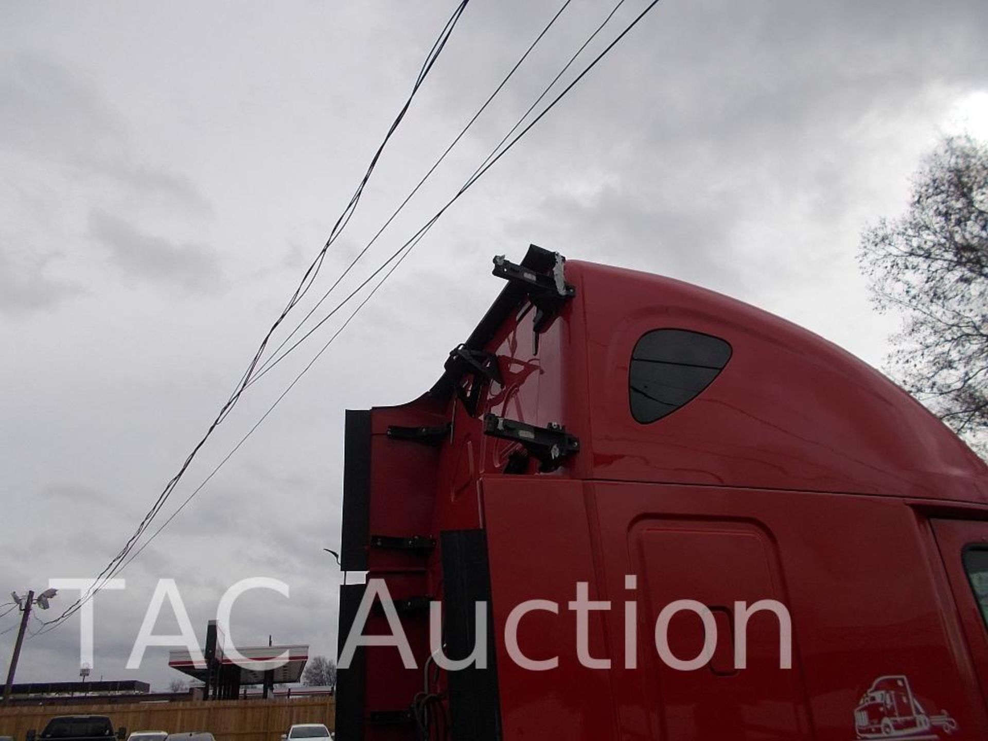 2014 Freightliner Cascadia Sleeper Truck - Image 27 of 66