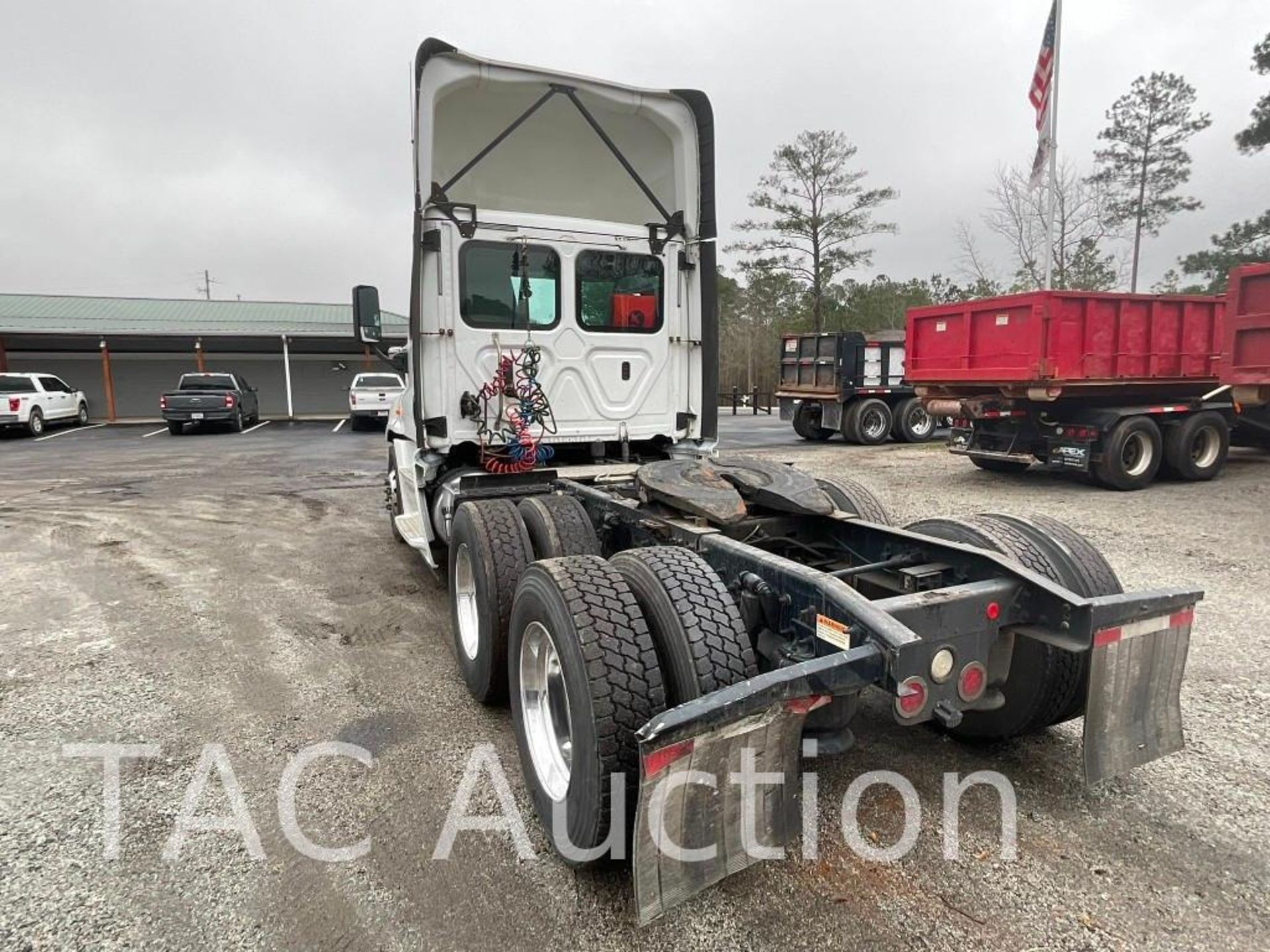 2018 Freightliner Cascadia 125 Day Cab - Image 7 of 58