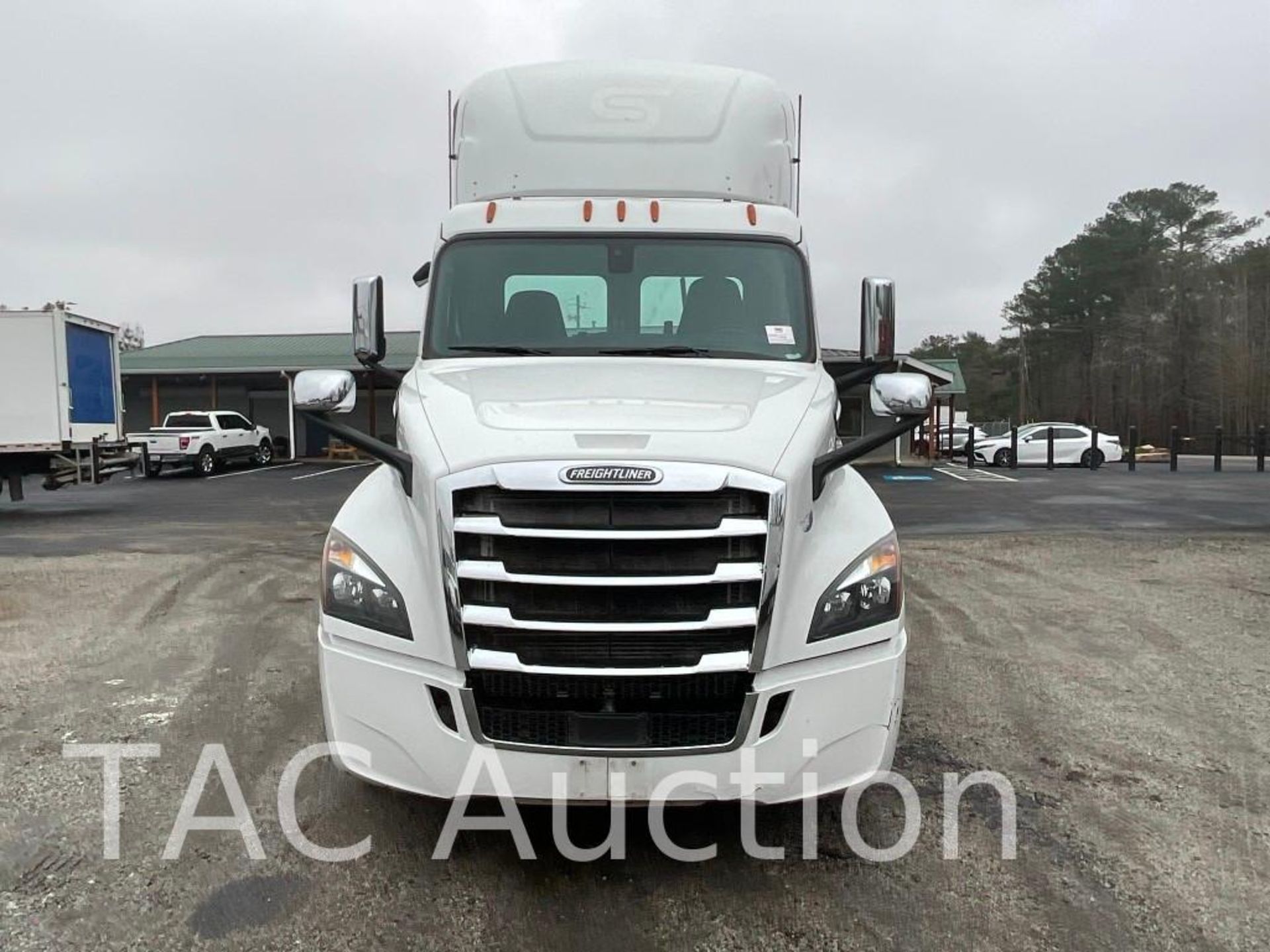 2019 Freightliner Cascadia Day Cab - Image 2 of 54