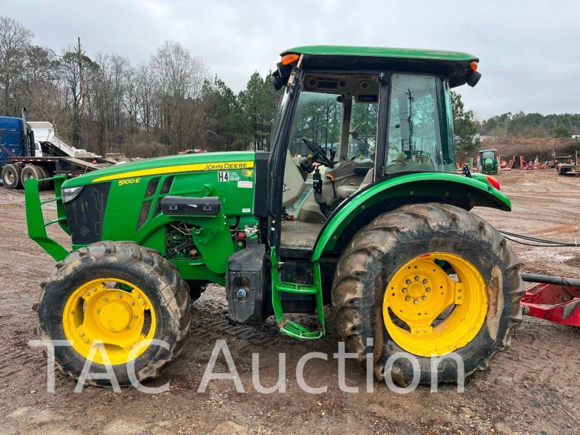 2018 John Deere 5100E 4X4 Tractor - Image 7 of 35