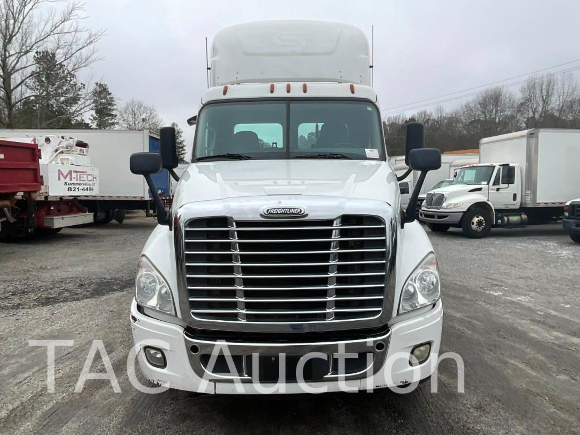 2018 Freightliner Cascadia 125 Day Cab - Image 2 of 58