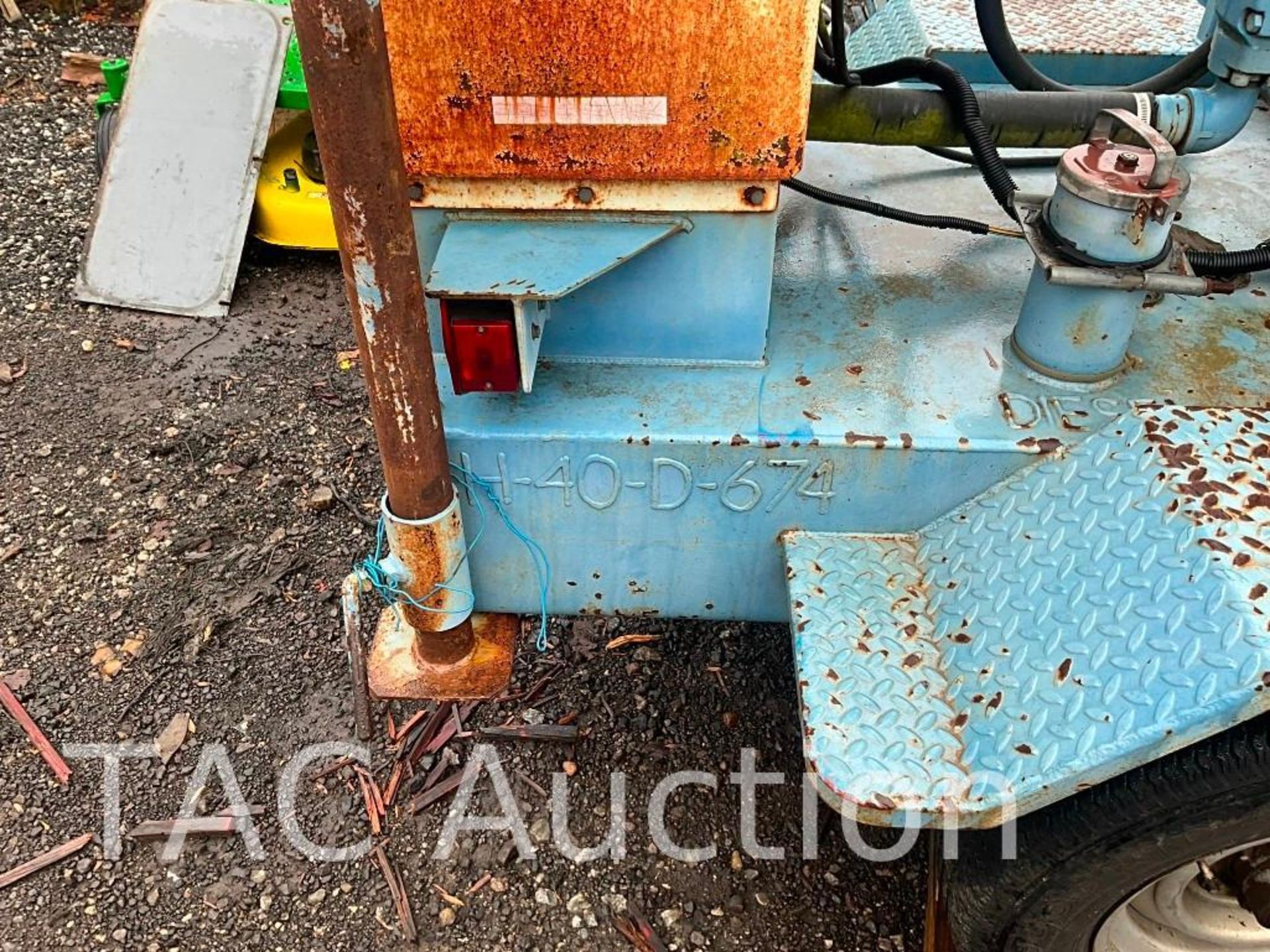 Towable Holland Hydraulic Pump - Image 7 of 13