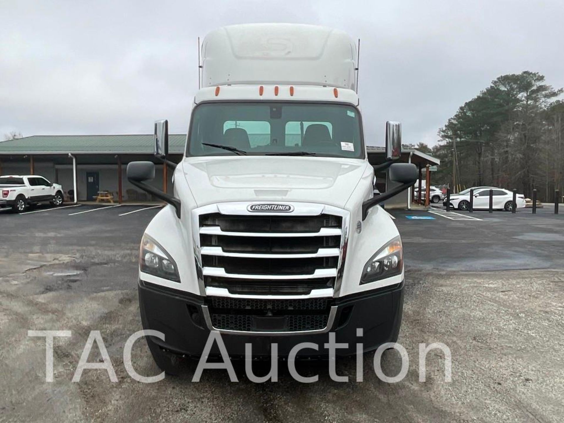 2019 Freightliner Cascadia Day Cab - Image 2 of 59