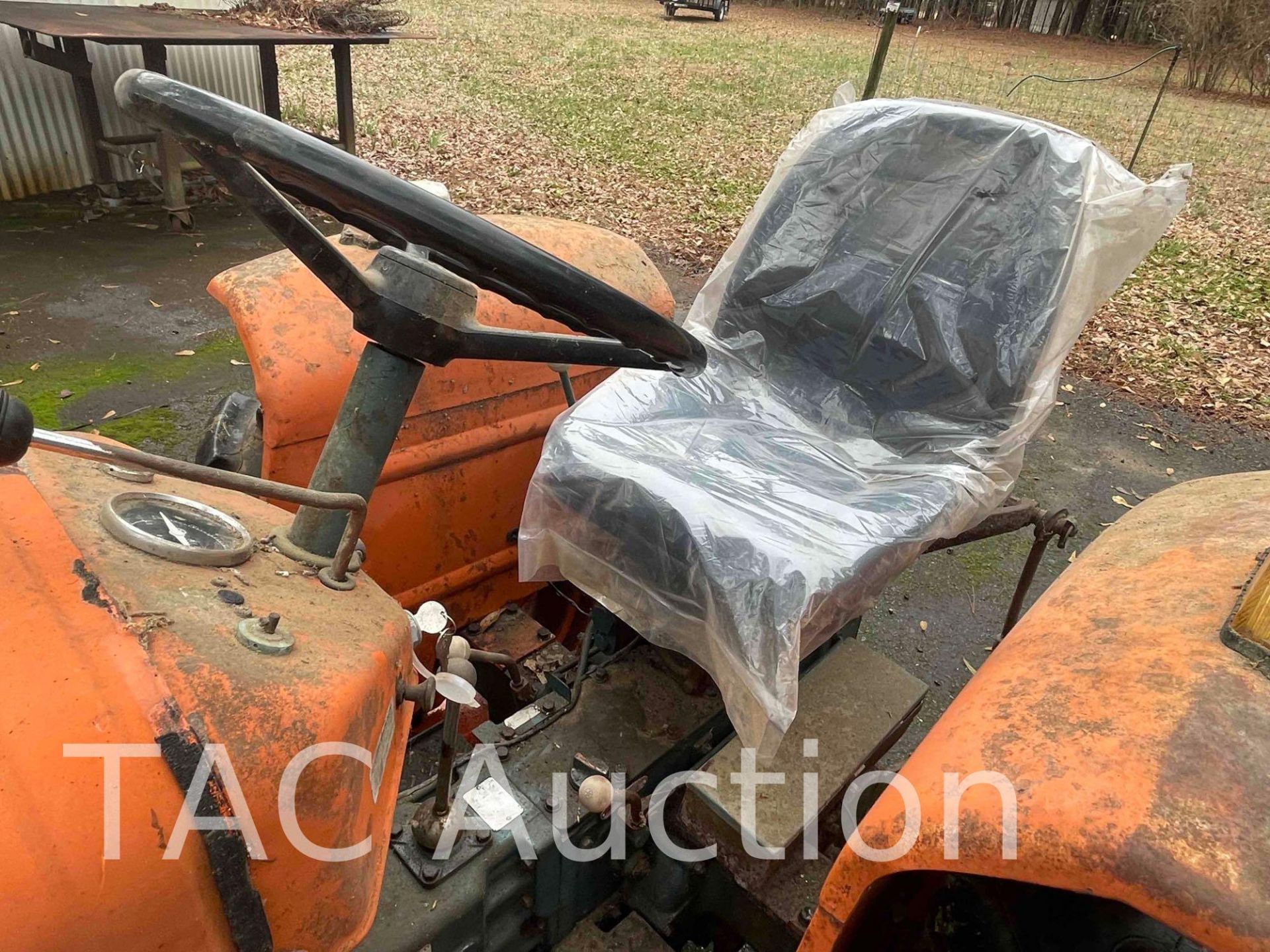 Kubota 210L Tractor - Image 14 of 41