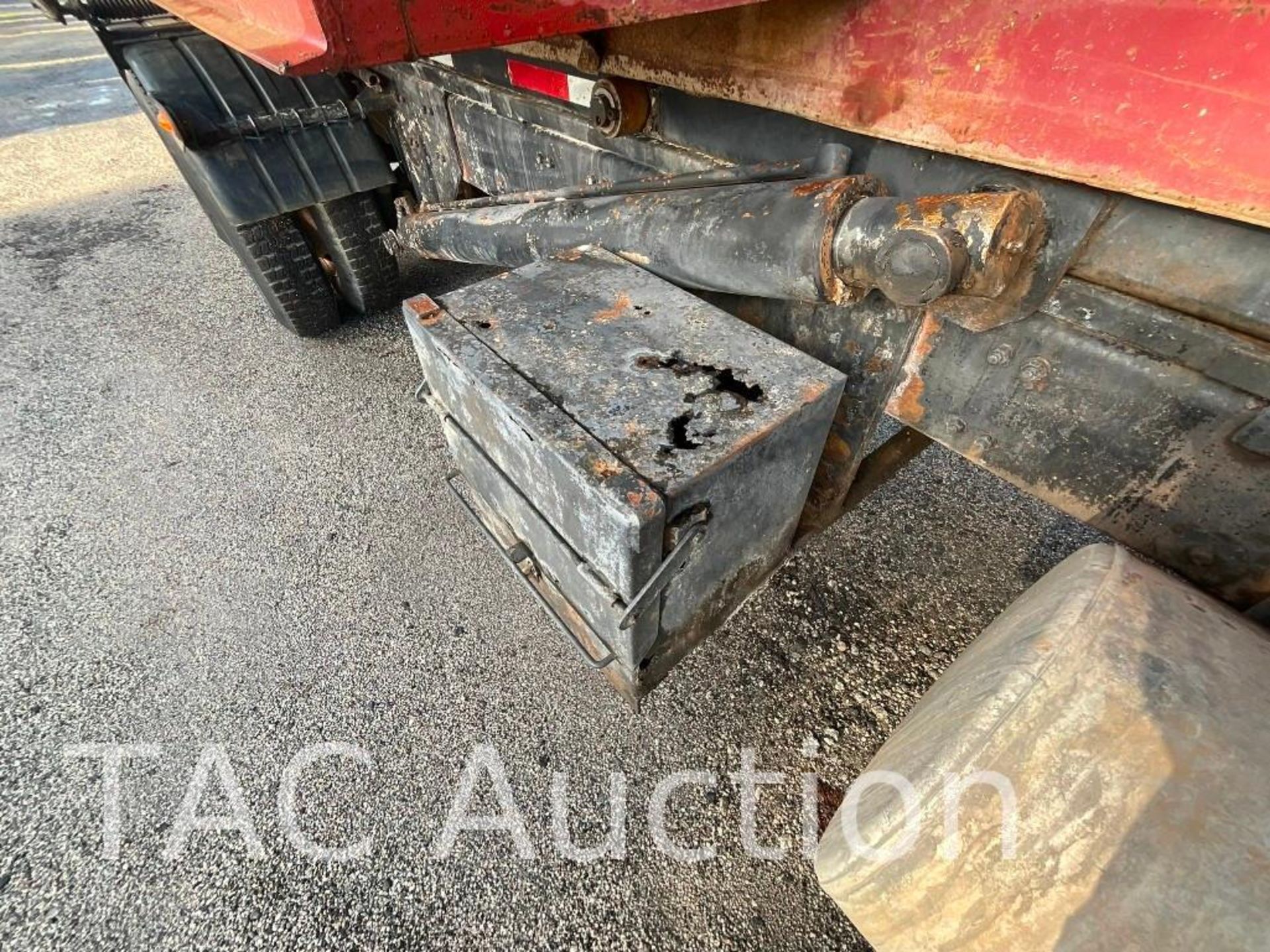 2001 Freightliner FL112 Roll-Off Truck W/ 20yd Dumpster - Image 34 of 68