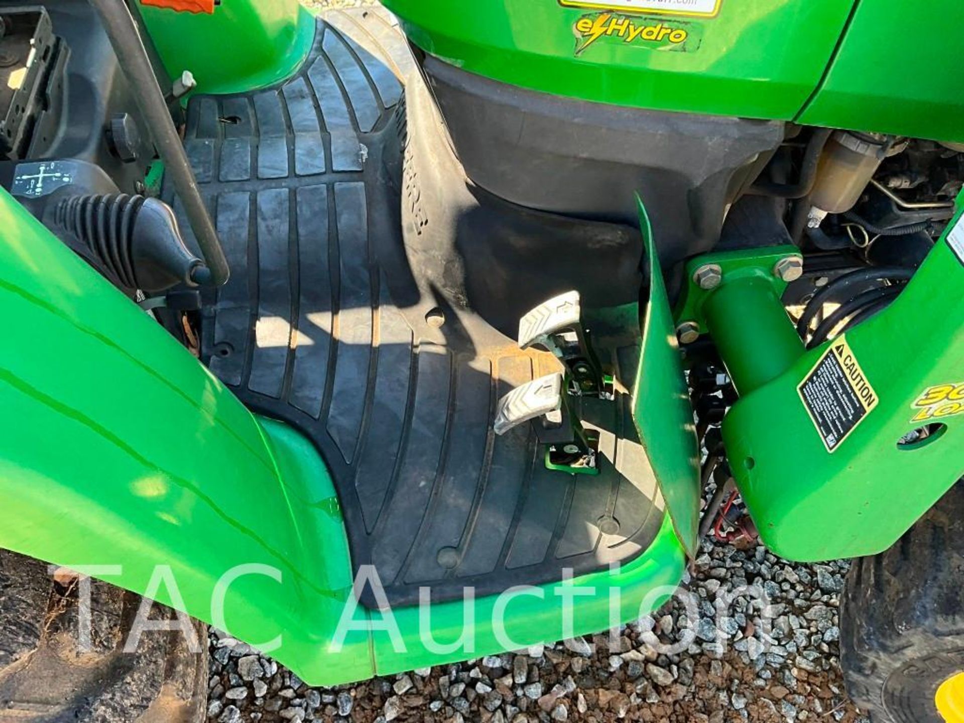 2008 John Deere 3520 4x4 Tractor W/ Front Loader - Image 8 of 37