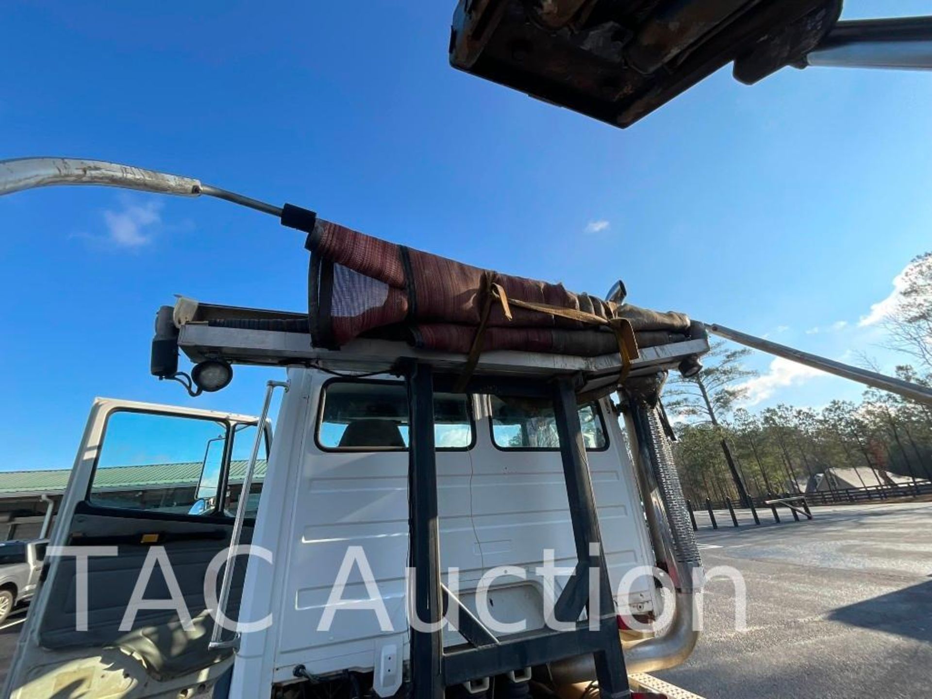 2001 Freightliner FL112 Roll-Off Truck W/ 20yd Dumpster - Image 17 of 68