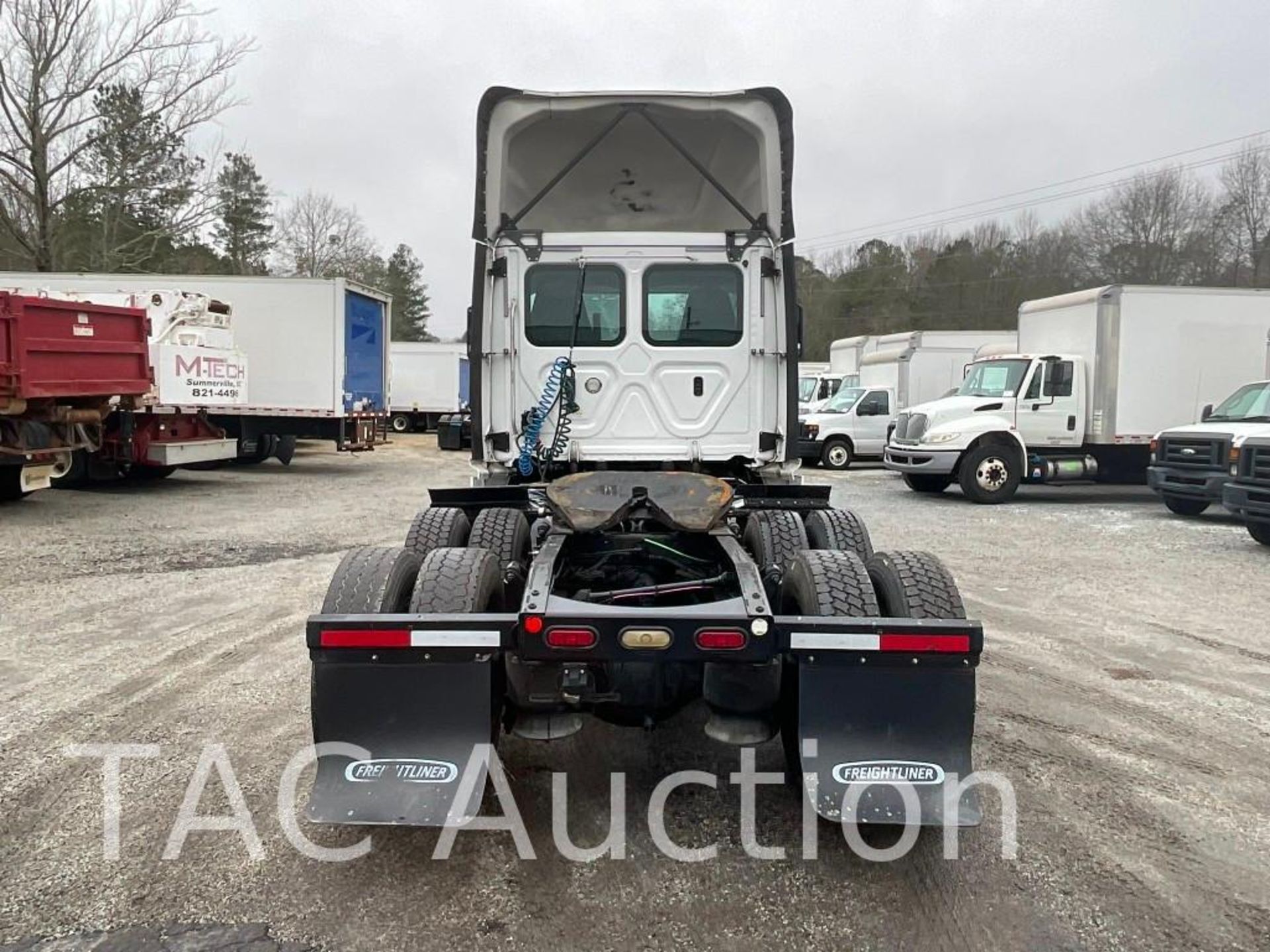 2019 Freightliner Cascadia Day Cab - Image 6 of 54