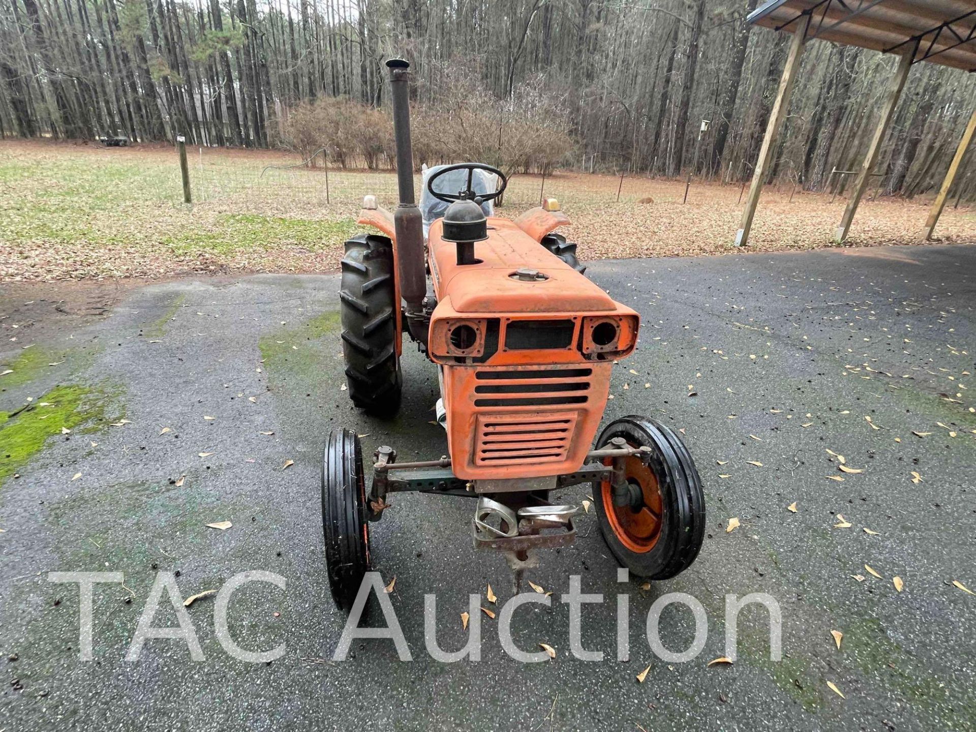 Kubota 210L Tractor - Image 2 of 41