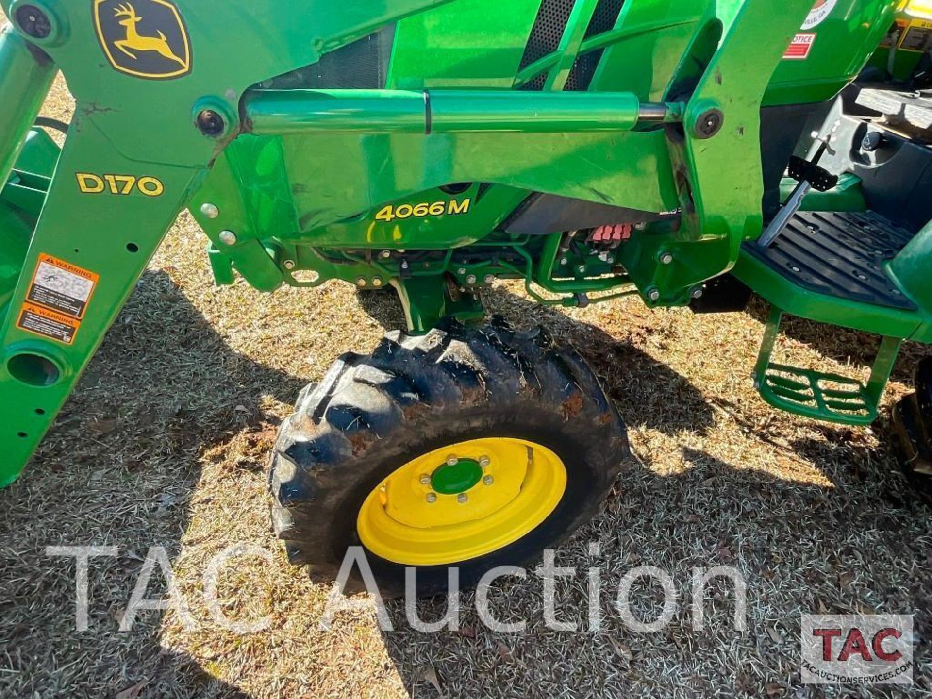 2017 John Deere 4066M 4x4 Tractor - Image 8 of 44