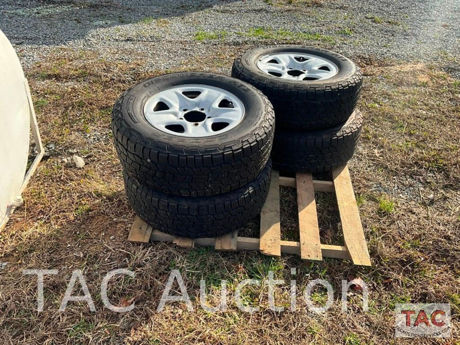 Set Of Tires And Wheels - Image 4 of 14