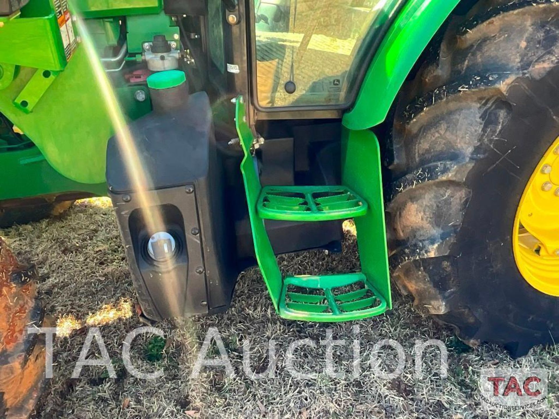 2018 John Deere 5100E 4x4 Tractor - Image 18 of 76