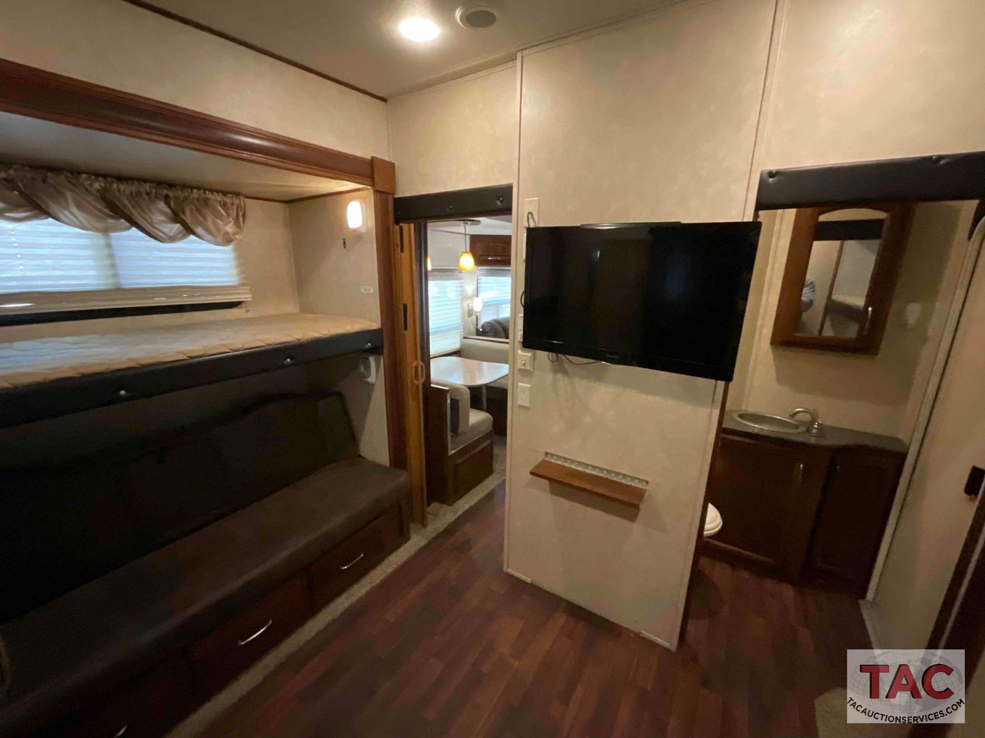 2013 Palominio Columbus 385BH 38ft Fifth Wheel - Image 16 of 98