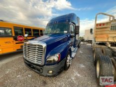 2016 Freightliner Cascadia Evolution Sleeper Truck