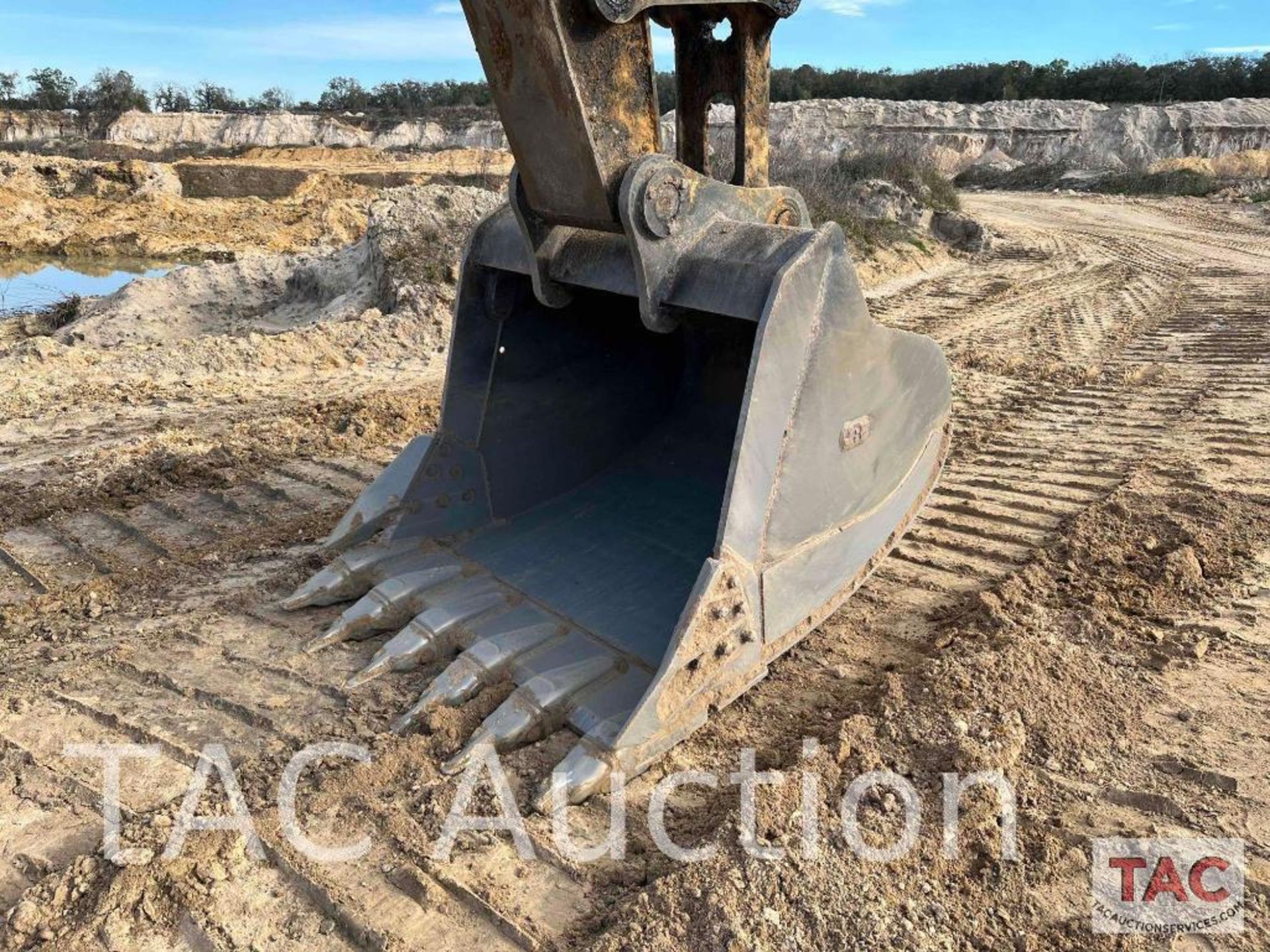 2018 John Deere 350G LC Excavator - Image 32 of 66