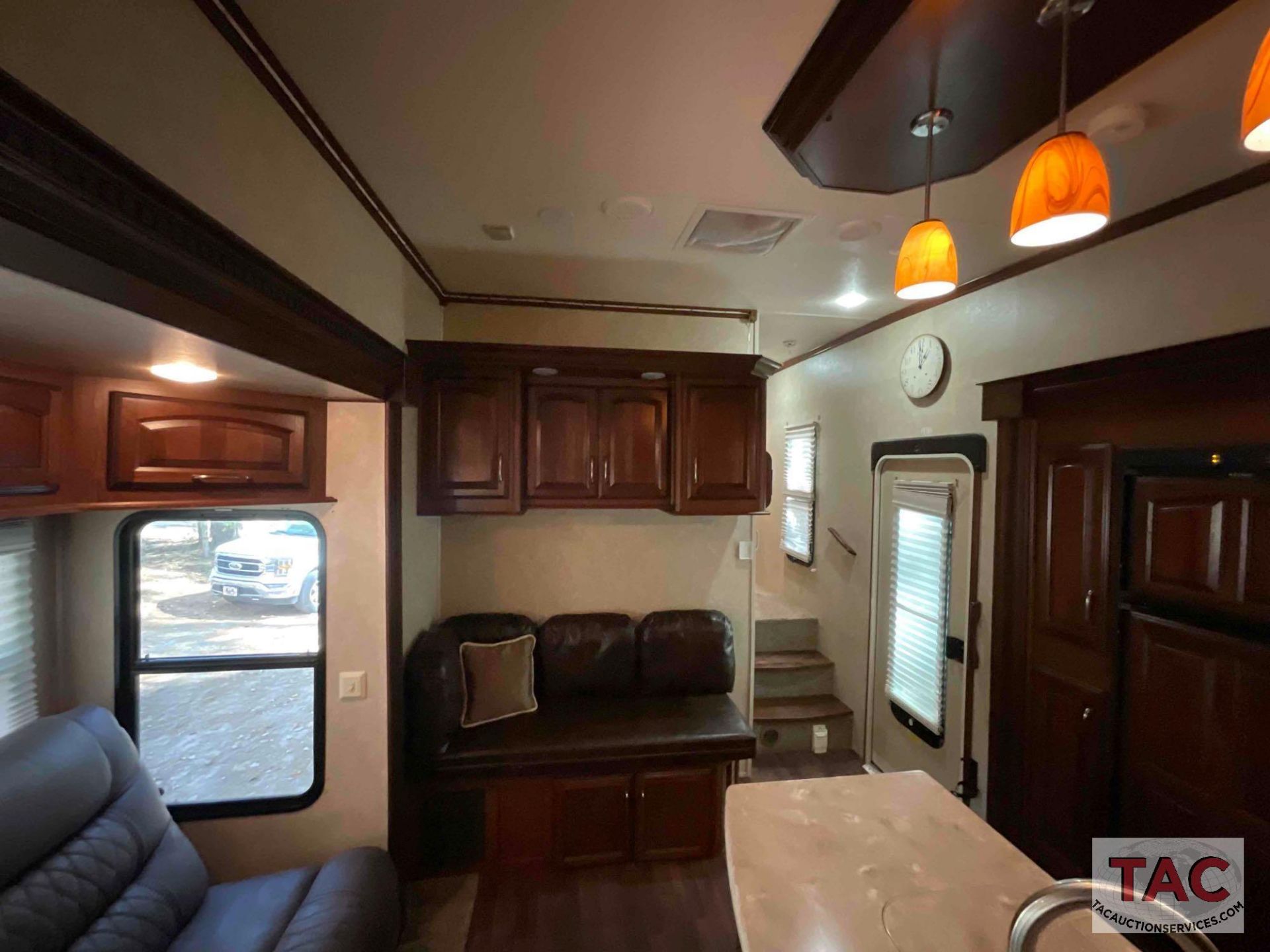 2013 Palominio Columbus 385BH 38ft Fifth Wheel - Image 22 of 98