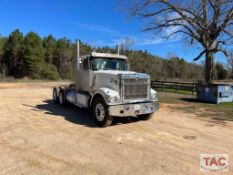 2016 International 9900i Day Cab Truck