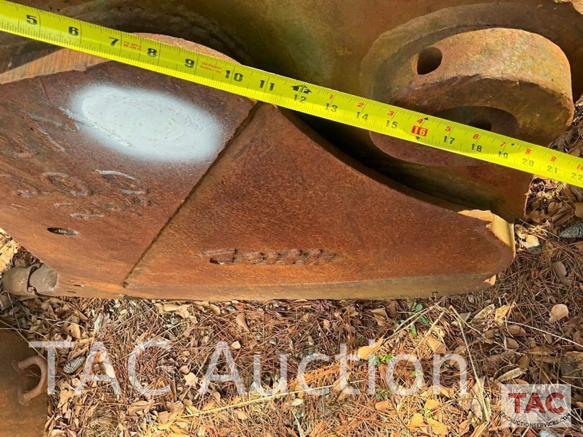 Geith 24in Excavator Bucket - Image 16 of 20