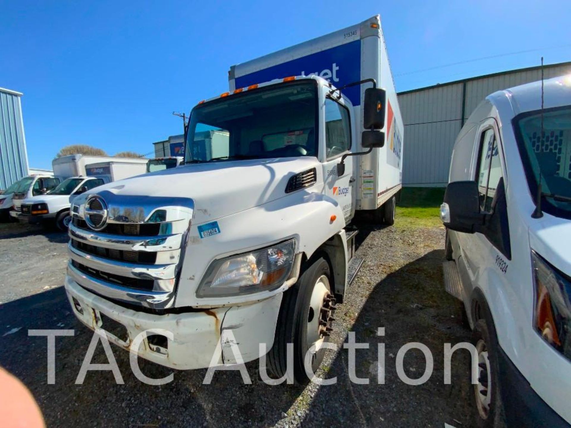 2016 Hino 268 Business Class Truck