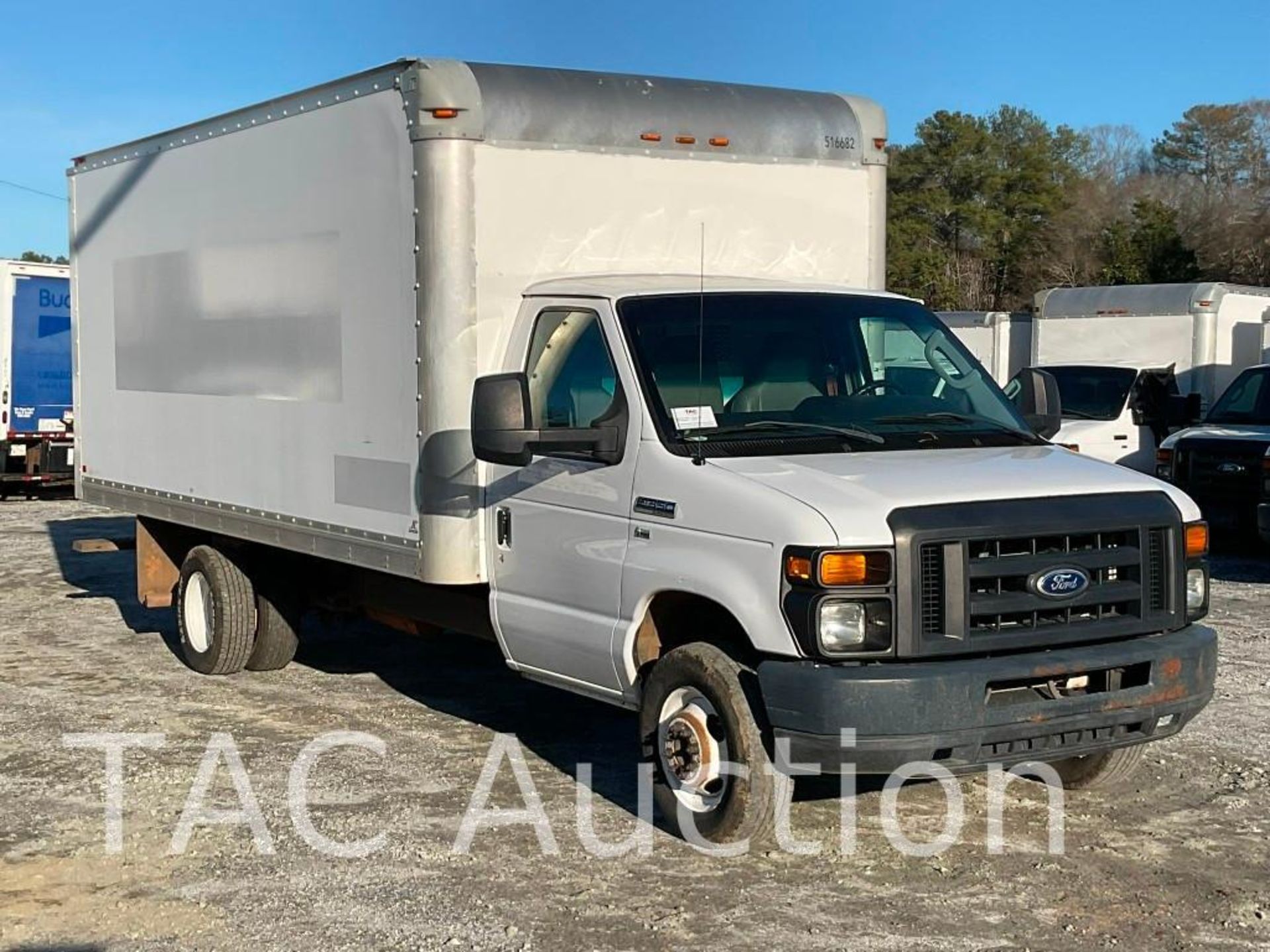 2015 Ford E-350 16ft Box Truck