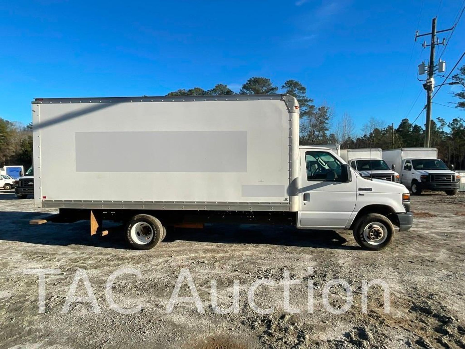 2015 Ford E-350 16ft Box Truck - Image 7 of 49