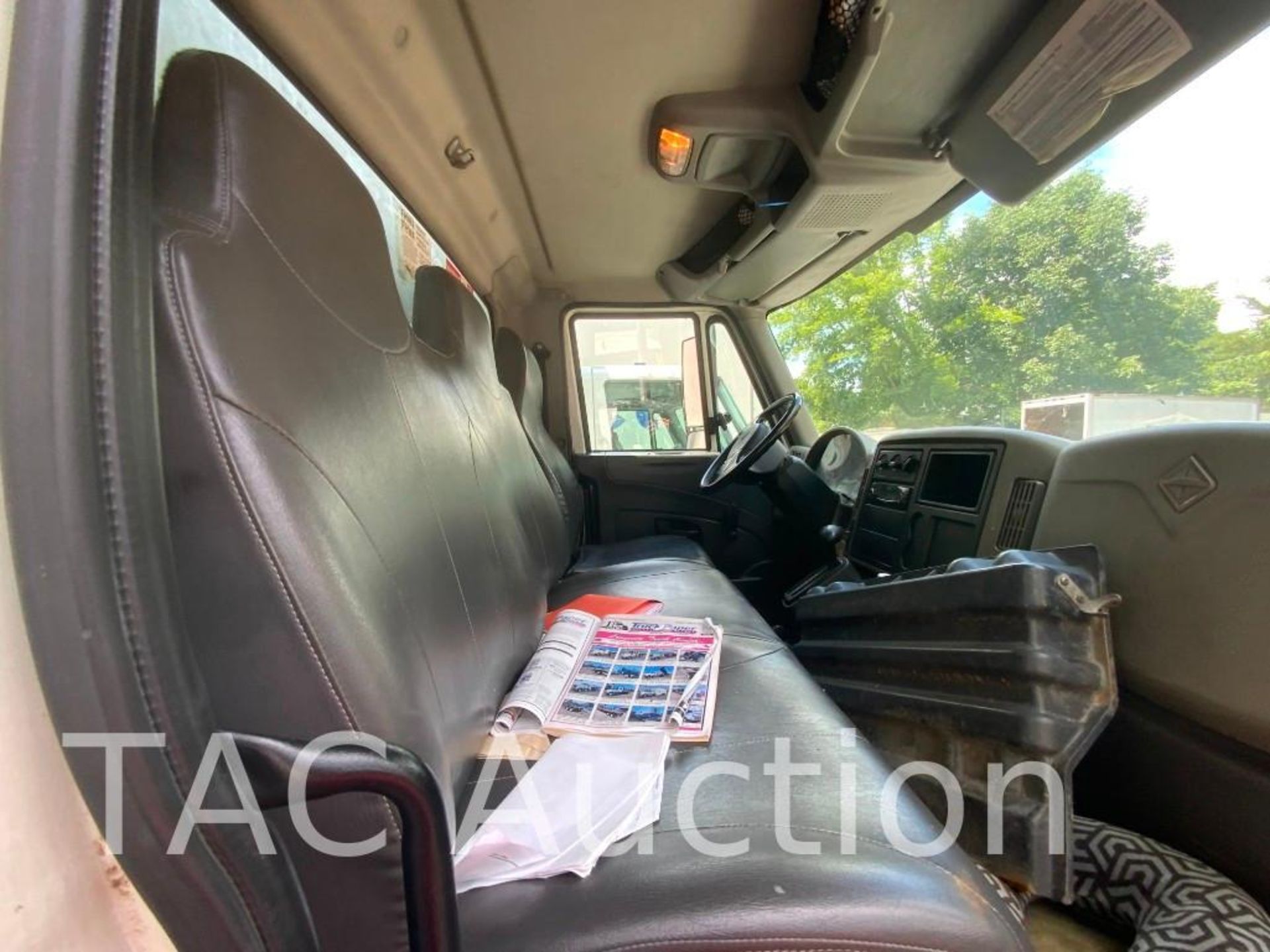 2015 International Durastar 4300 Box Truck - Image 24 of 54